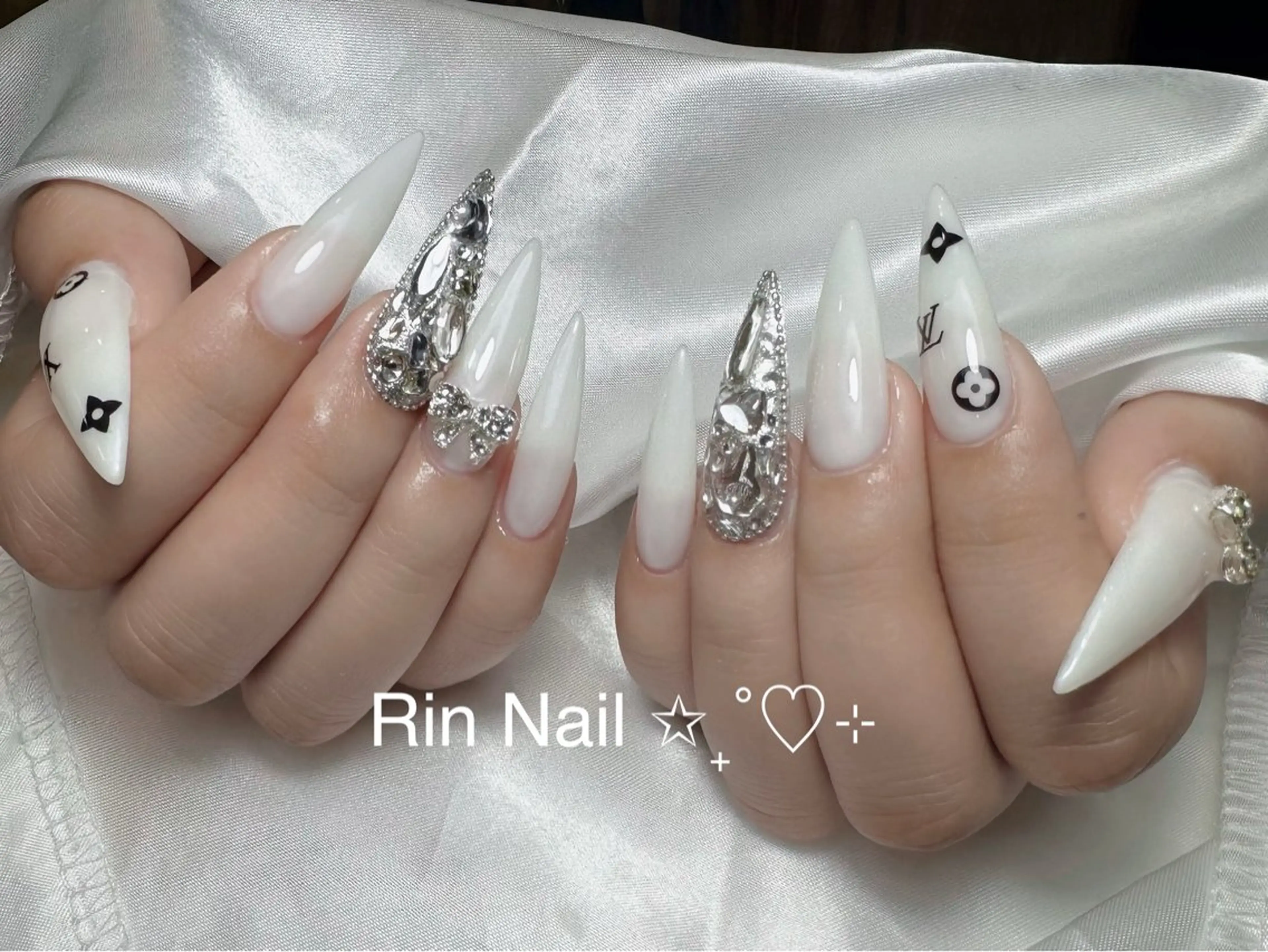 ネイル アートネイル 成人式 ロングネイル ニュアンスネイル スカルプネイル ハンドネイル Rin Nail 新大久保店のネイルデザイン