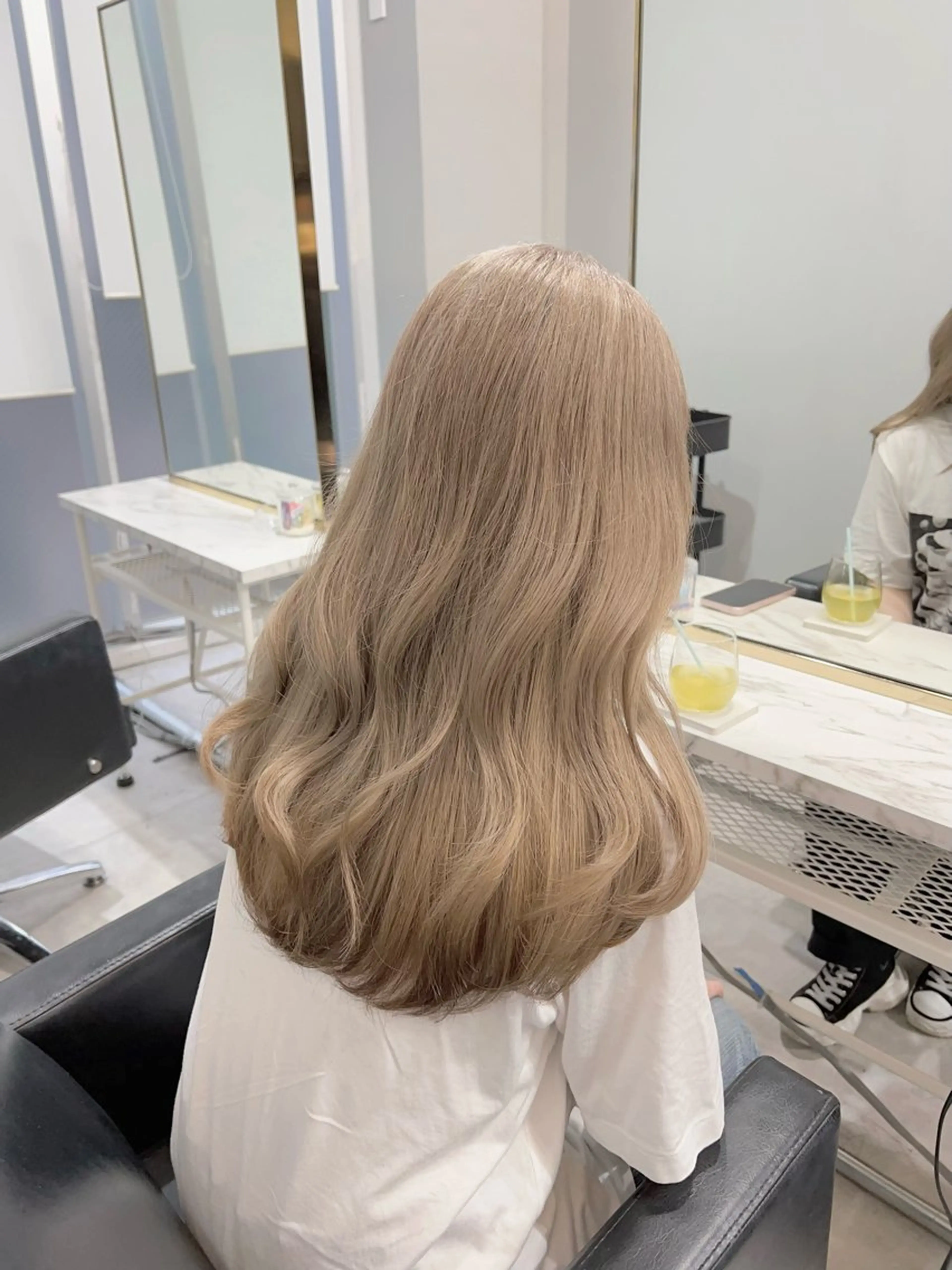 ミディアム カラー カット ヘアカラー トリートメント ヘアセット 🫧艶ダブルカラー ブリーチ🫧トモヤのヘアスタイル