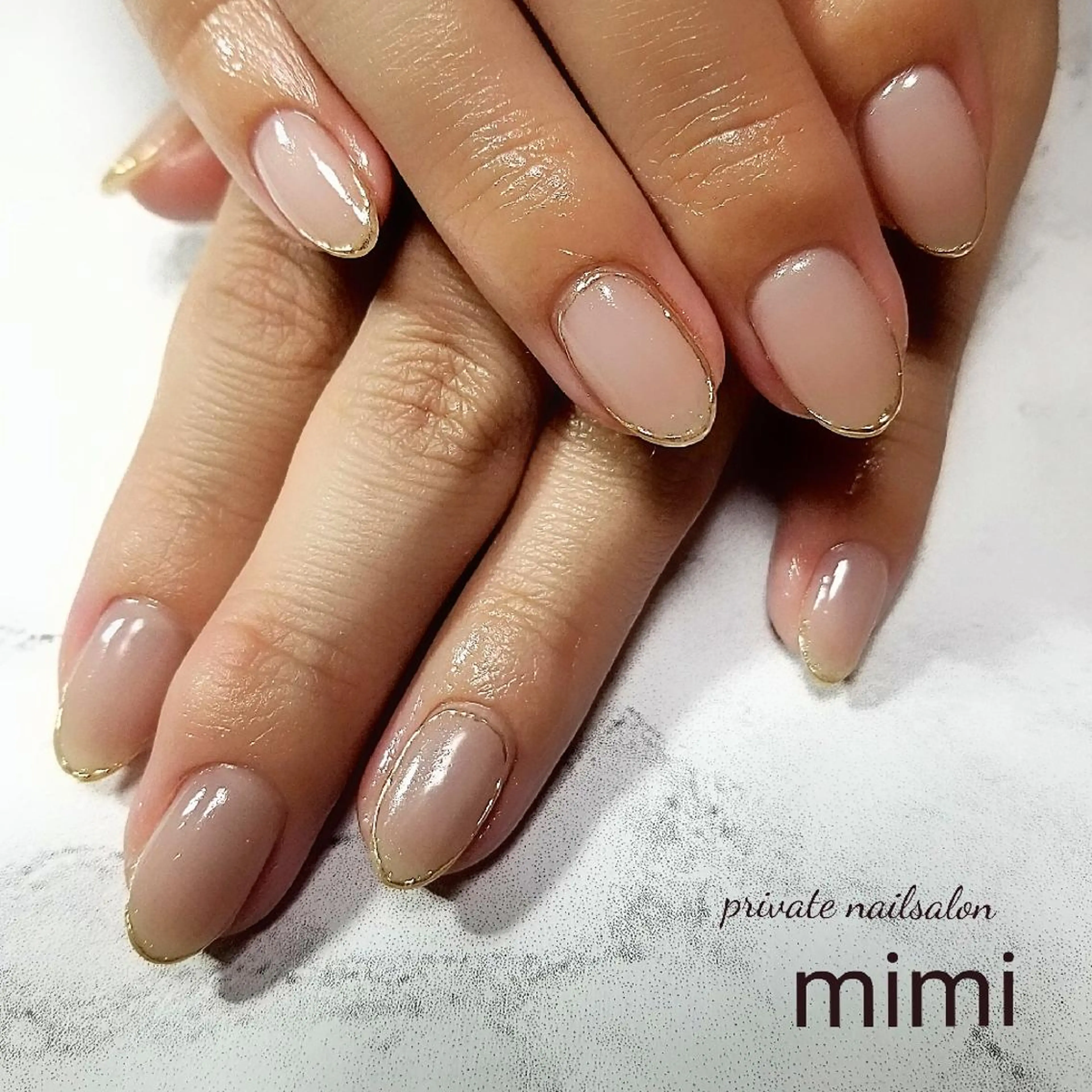 ネイル ゴールド ニュアンスネイル 博多ネイル ｍｉｍｉのネイルデザイン