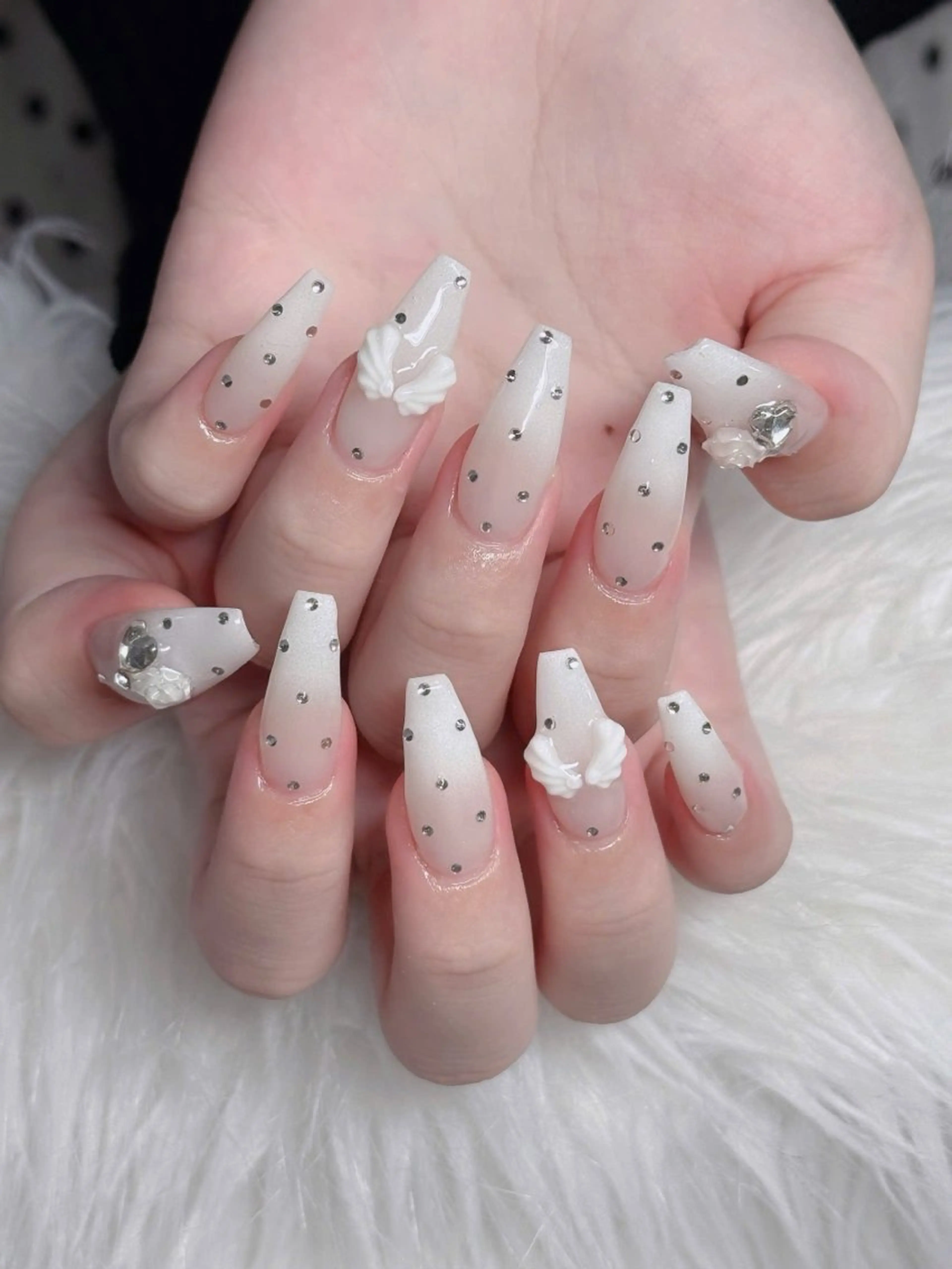 ネイル フレンチネイル ジェルネイル ガラスフレンチ ハロウィン ハート ハンドネイル H.baby Nail Salonのネイルデザイン