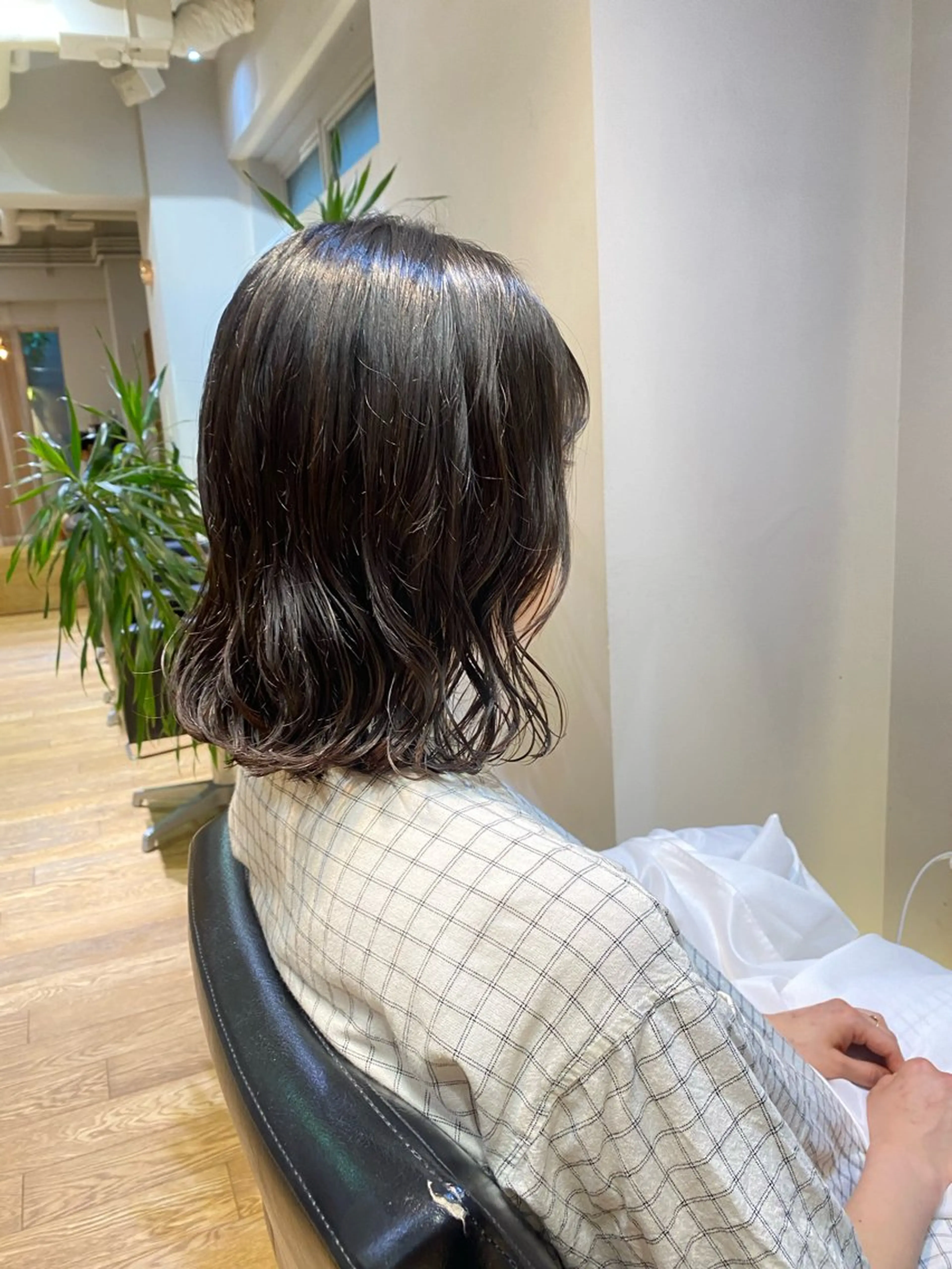 ミディアム カット パーマ トリートメント 大人可愛い♡コテ巻き パーマ🌼杉田 萌恵のヘアスタイル