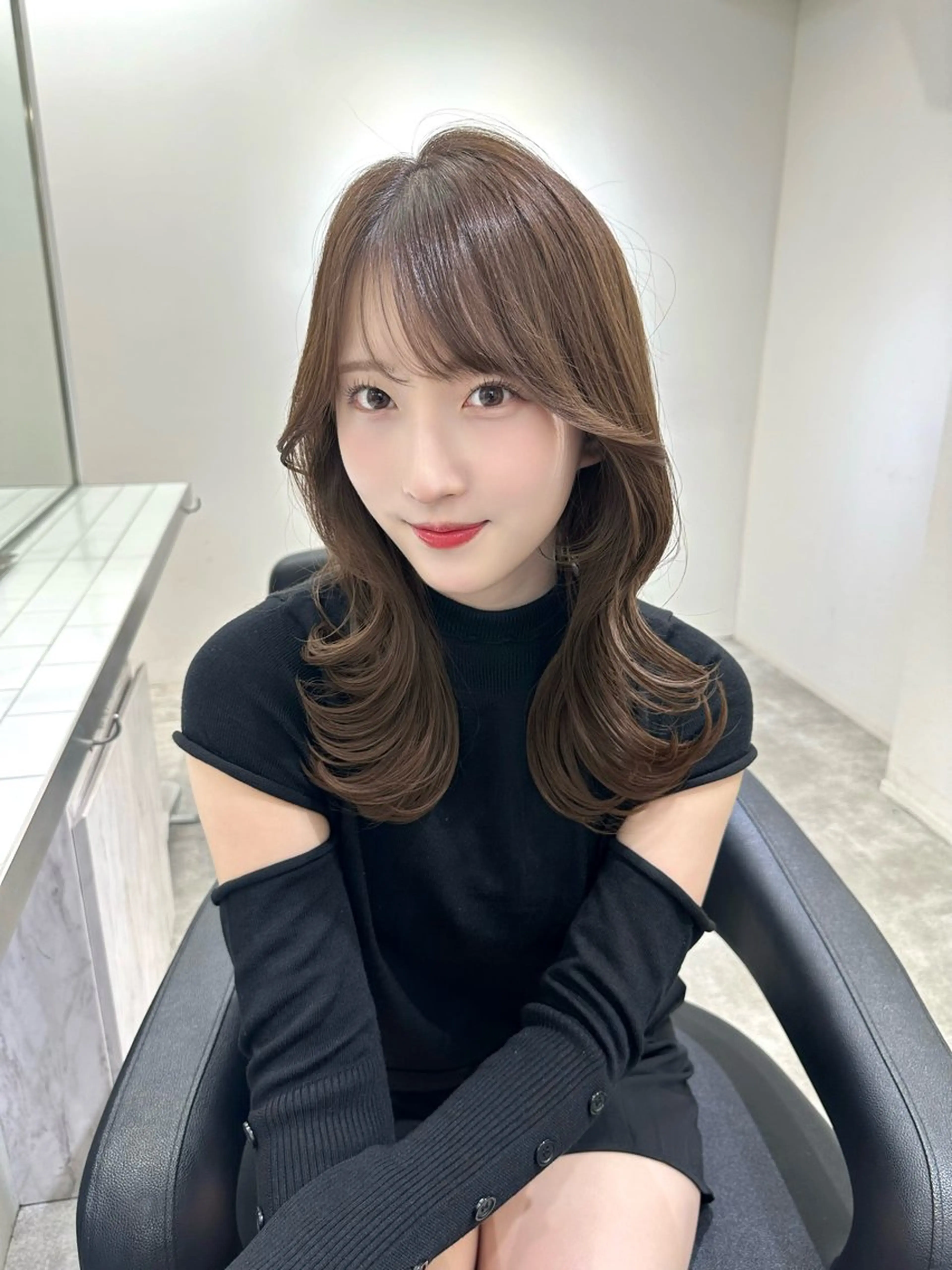 セミロング カラー ミディアムレイヤー 添田晃基のヘアスタイル