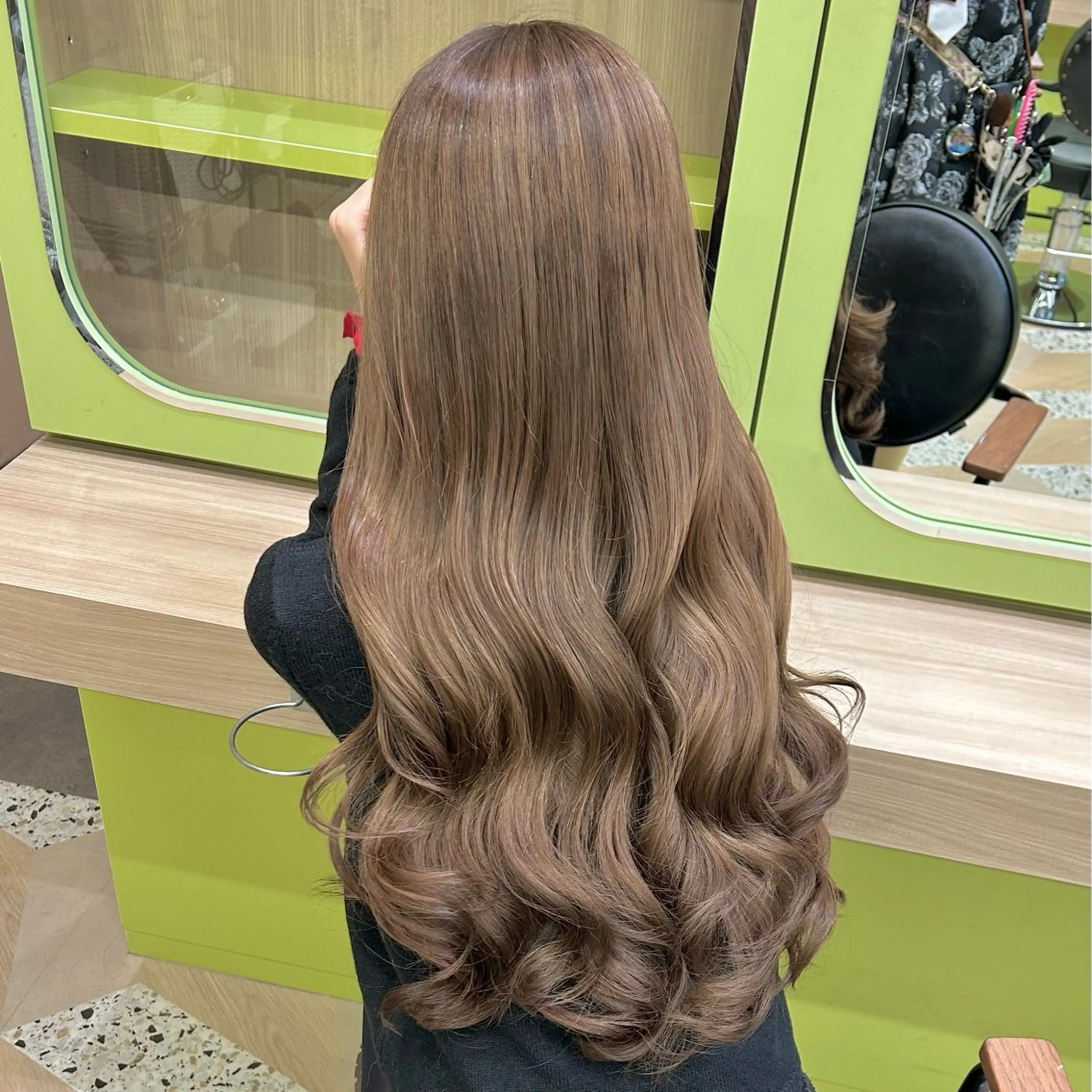 ロング カラー ベージュカラー ブリーチ ブラウンカラー ショコラベージュ 透明感カラー カット ヘアカラー トリートメント ブリーチなしベージュ /ヘアセット/ミユのヘアスタイル