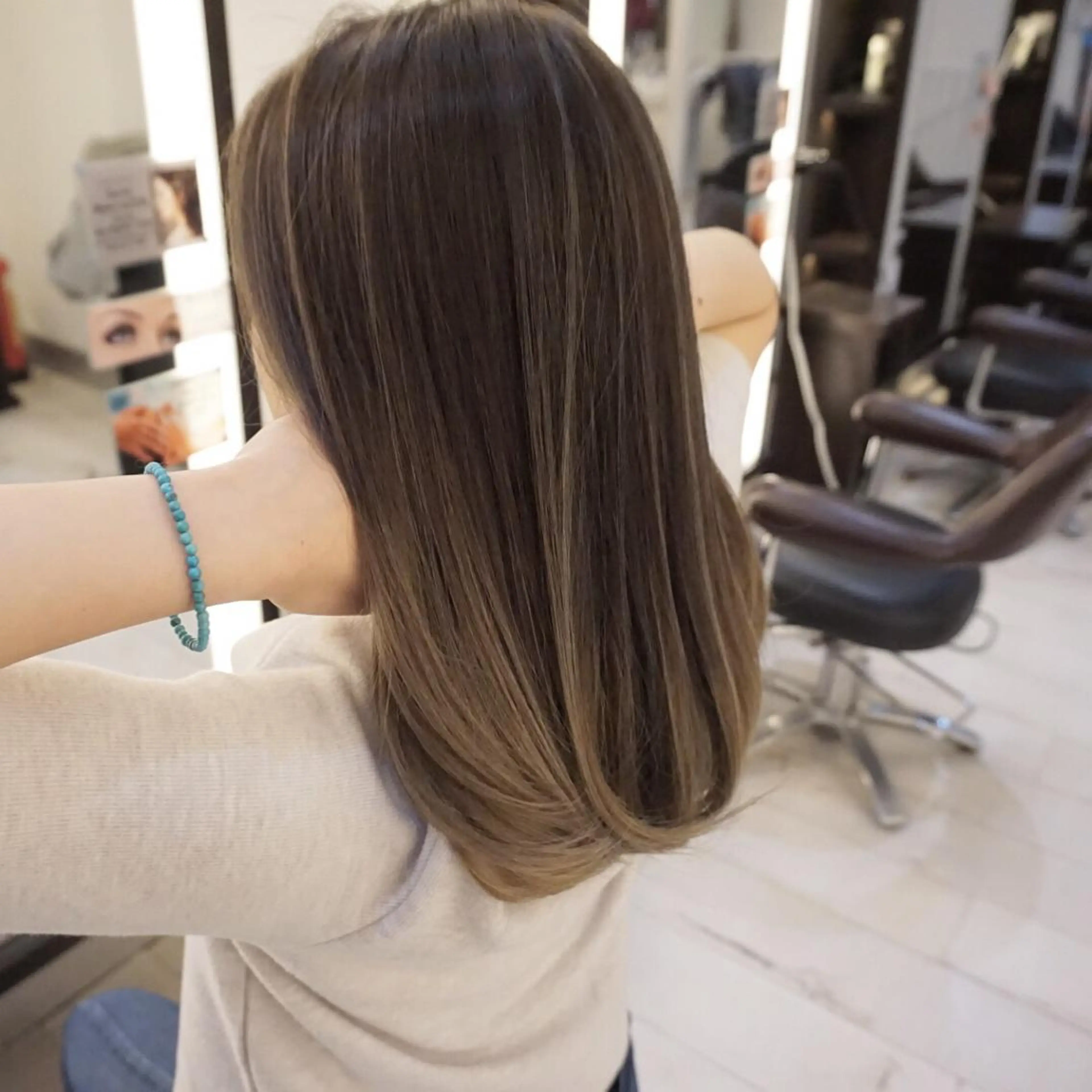 セミロング カラー カット ヘアカラー TOPSTYLIST 🇬🇧JIMMYのヘアスタイル