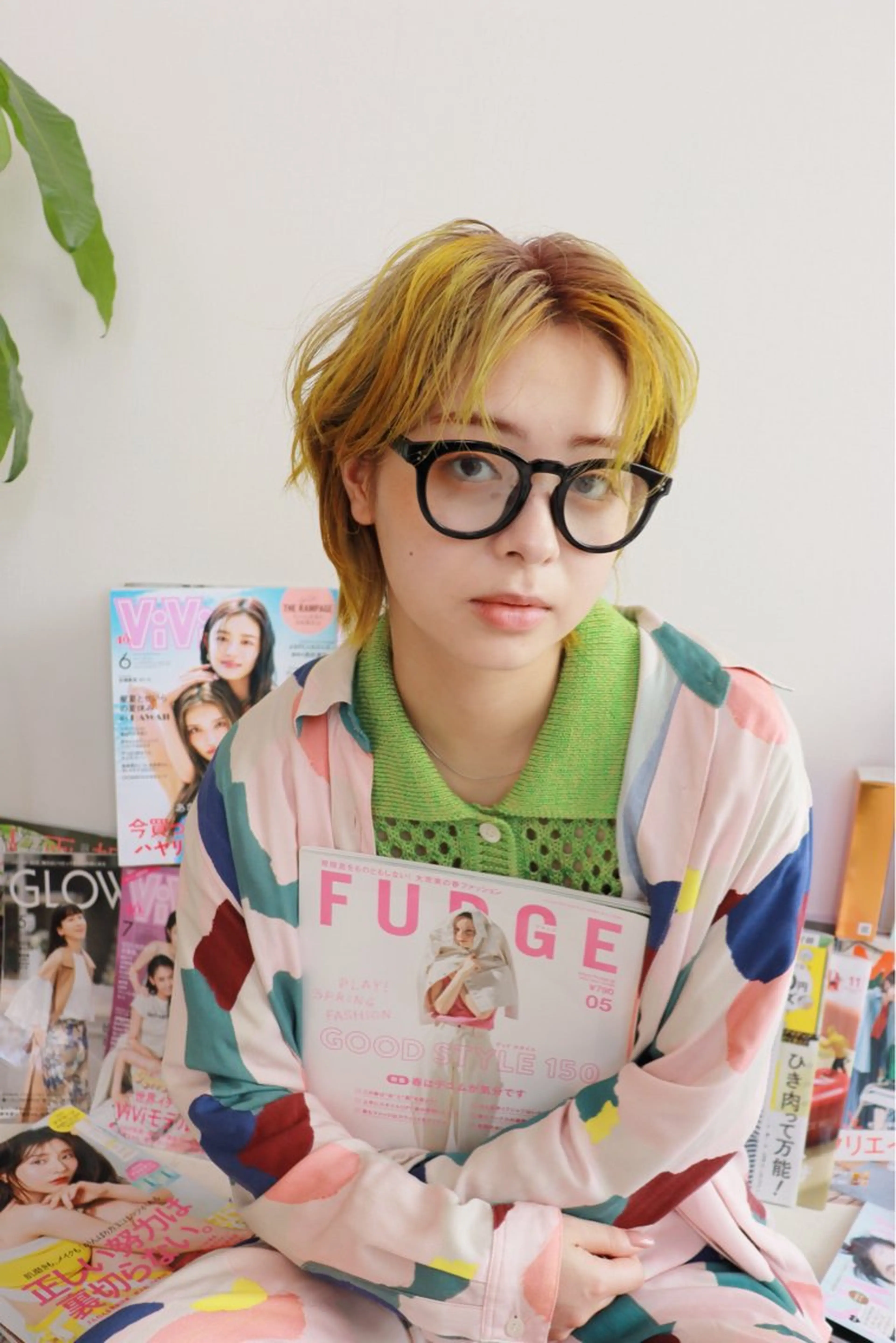 ショート カラー バレイヤージュ ベージュカラー ブリーチ デザインカラー ミルクティーベージュ カット ヘアカラー 石原圭悟 /ショート/艶カラーのヘアスタイル