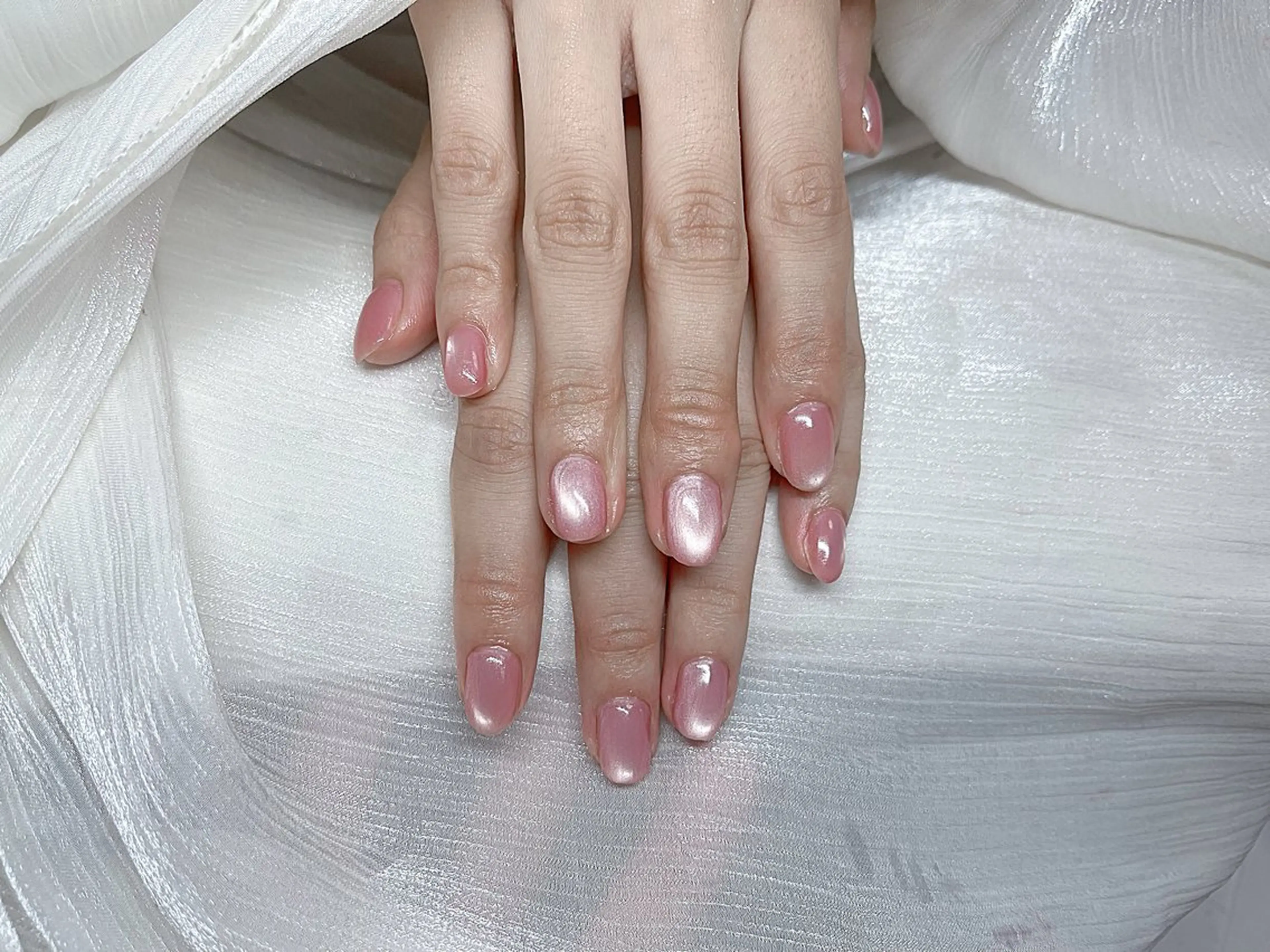 ネイル アートネイル オーロラネイル ガーリー キラキラネイル 韓国ネイル ハンドネイル nail salon  U所属・日向 あゆみのネイルデザイン