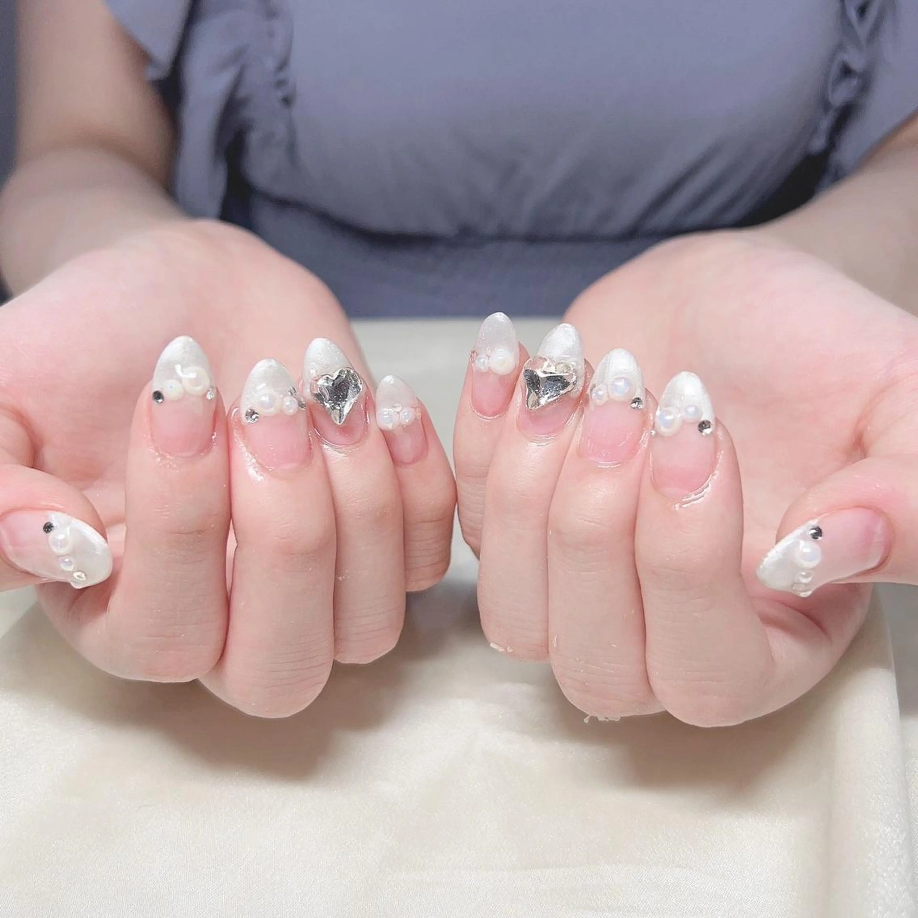 ネイル マツエク・マツパ アイブロウ 眉カラー 韓国風マツエク パリジェンヌラッシュリフト まつげパーマ ワンホンマツエク ハンドネイル Nail&eye Belire 新宿のネイルデザイン