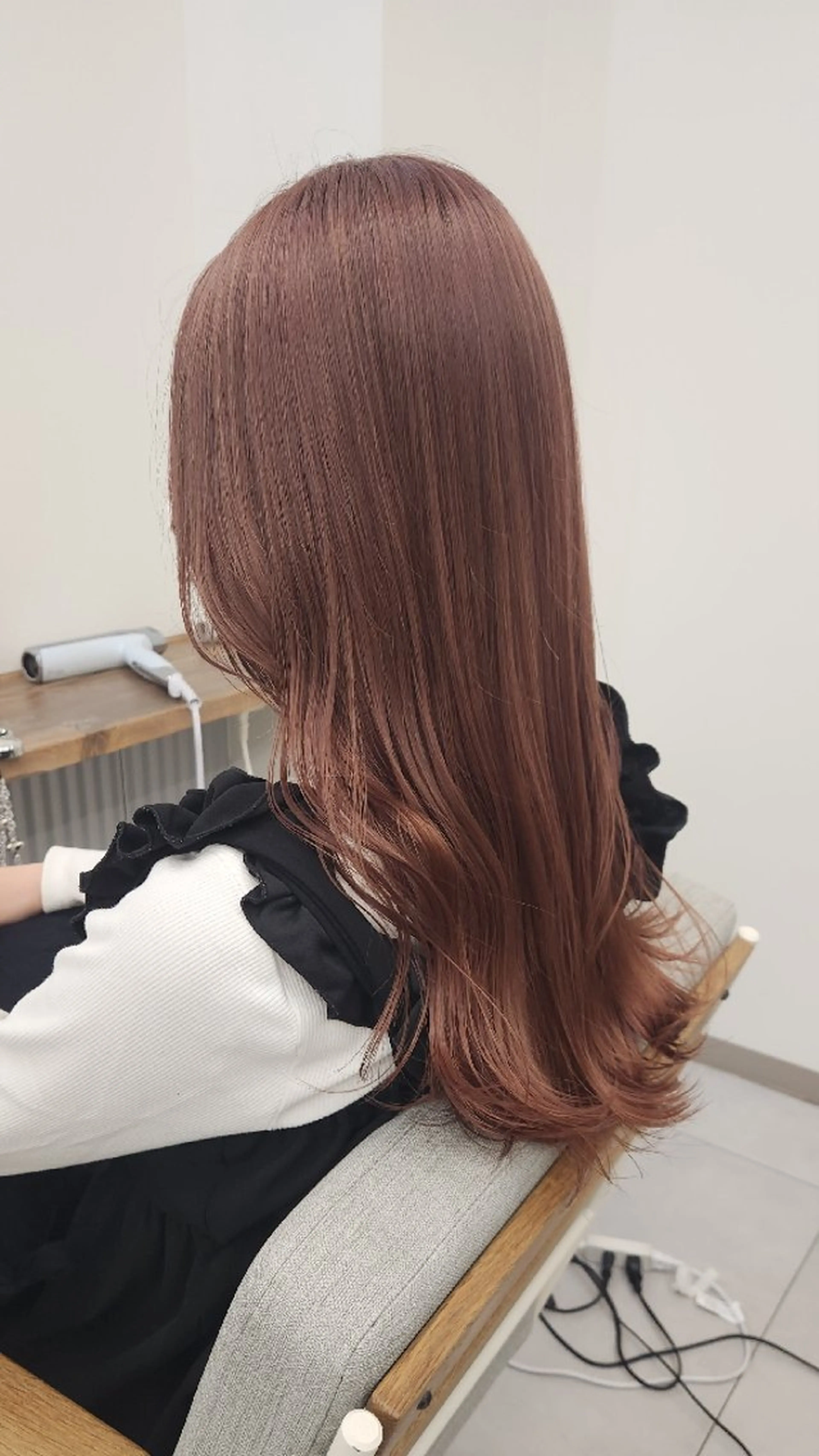 ロング カット ヘアカラー トリートメント Era Hatsuneのヘアスタイル