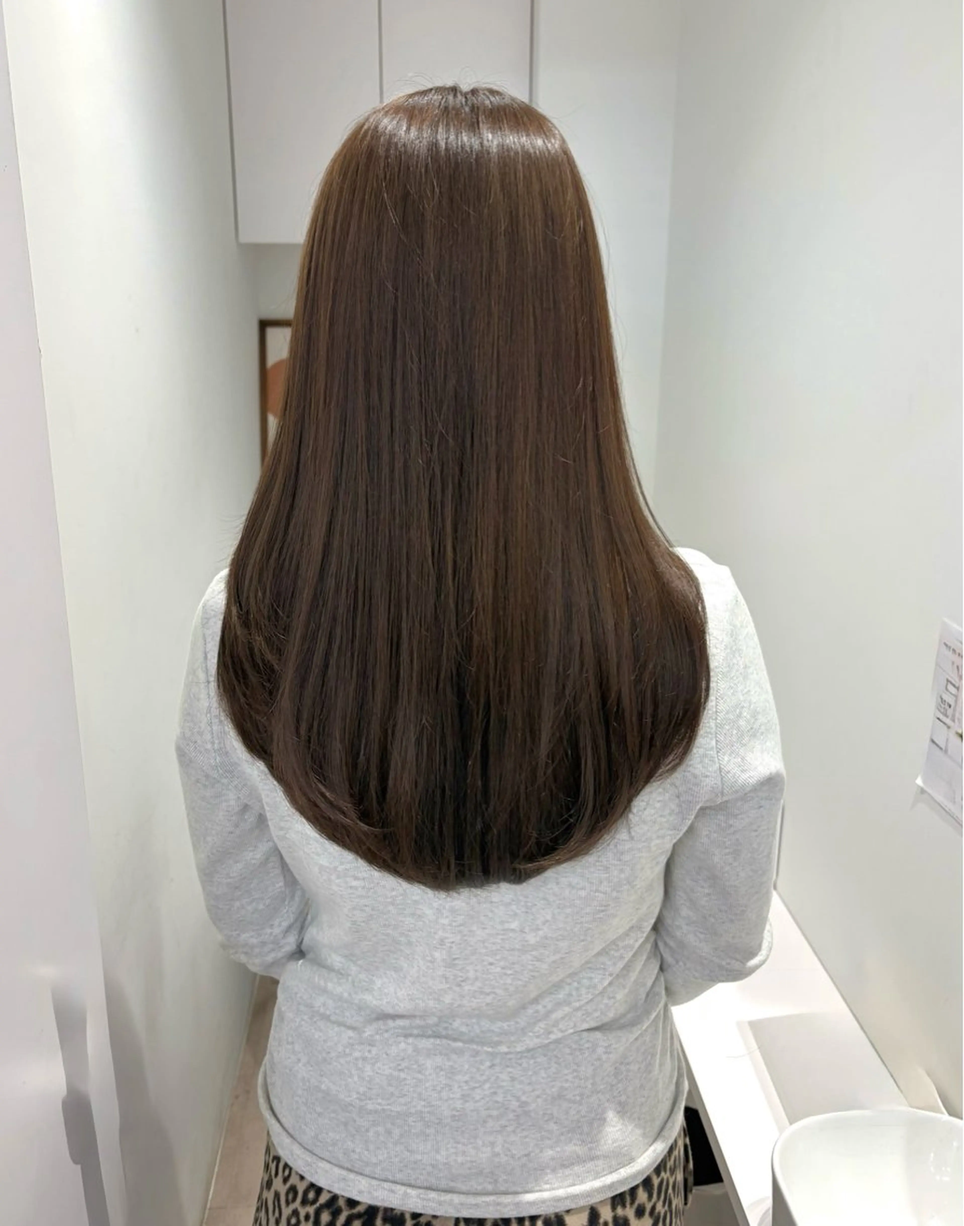 ロング カラー グレージュ オリーブグレージュ オリーブグレー カット ヘアカラー トリートメント 透明感カラー🫧 nanohaのヘアスタイル