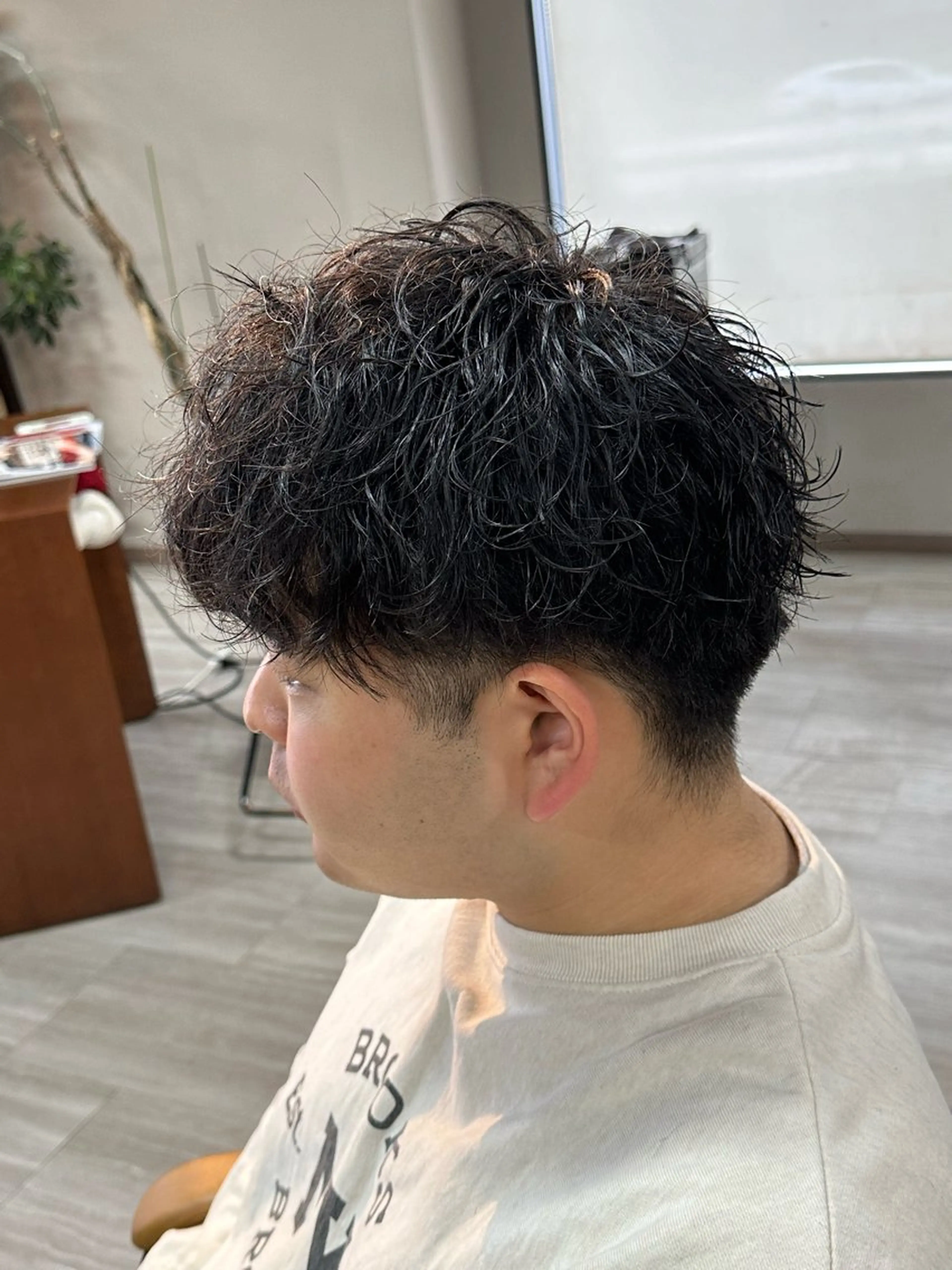 パーマ メンズ 波巻きパーマ arika オケシ　リョウダイのヘアスタイル