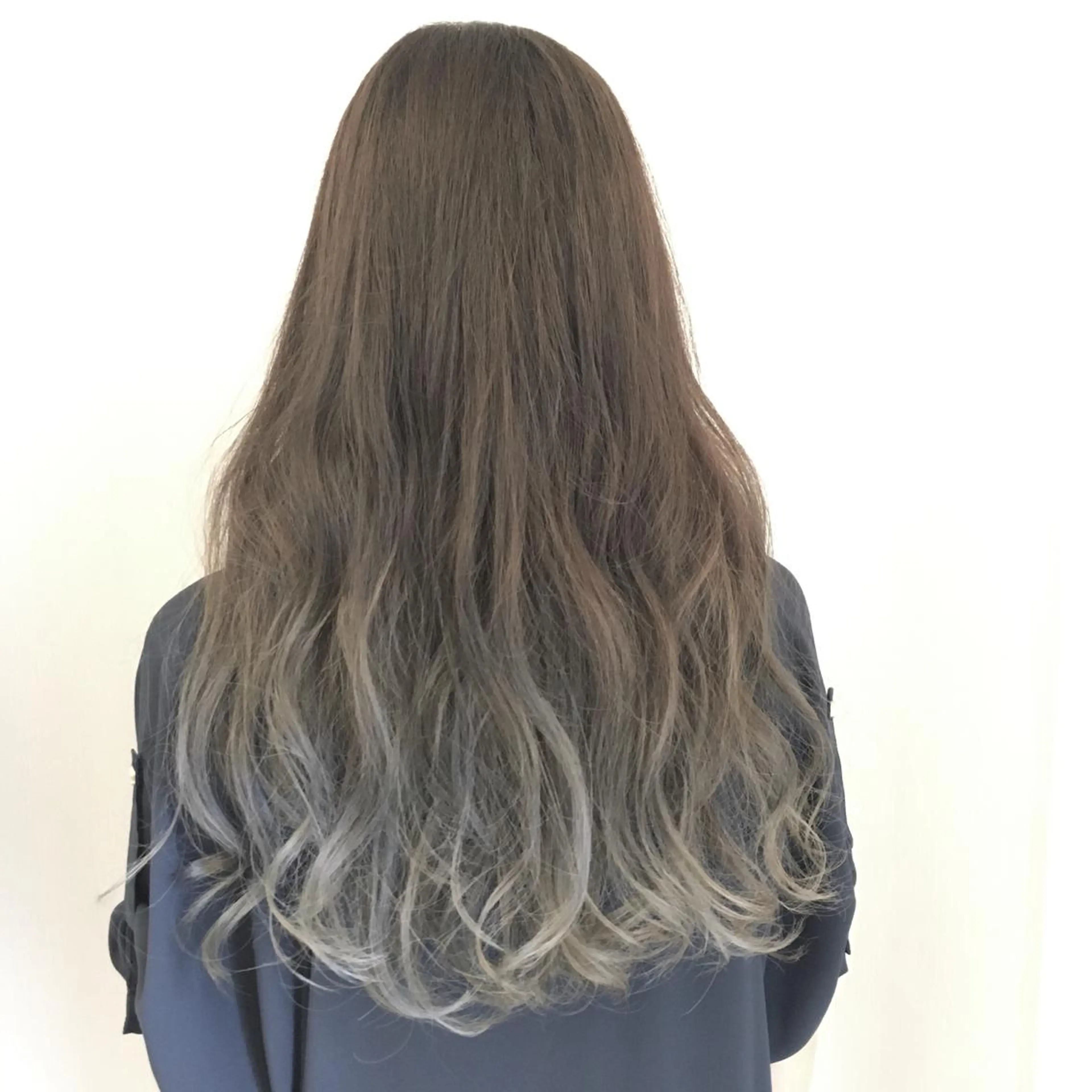 セミロング ロング カラー グラデーションカラー 西川 ヒロキのヘアスタイル