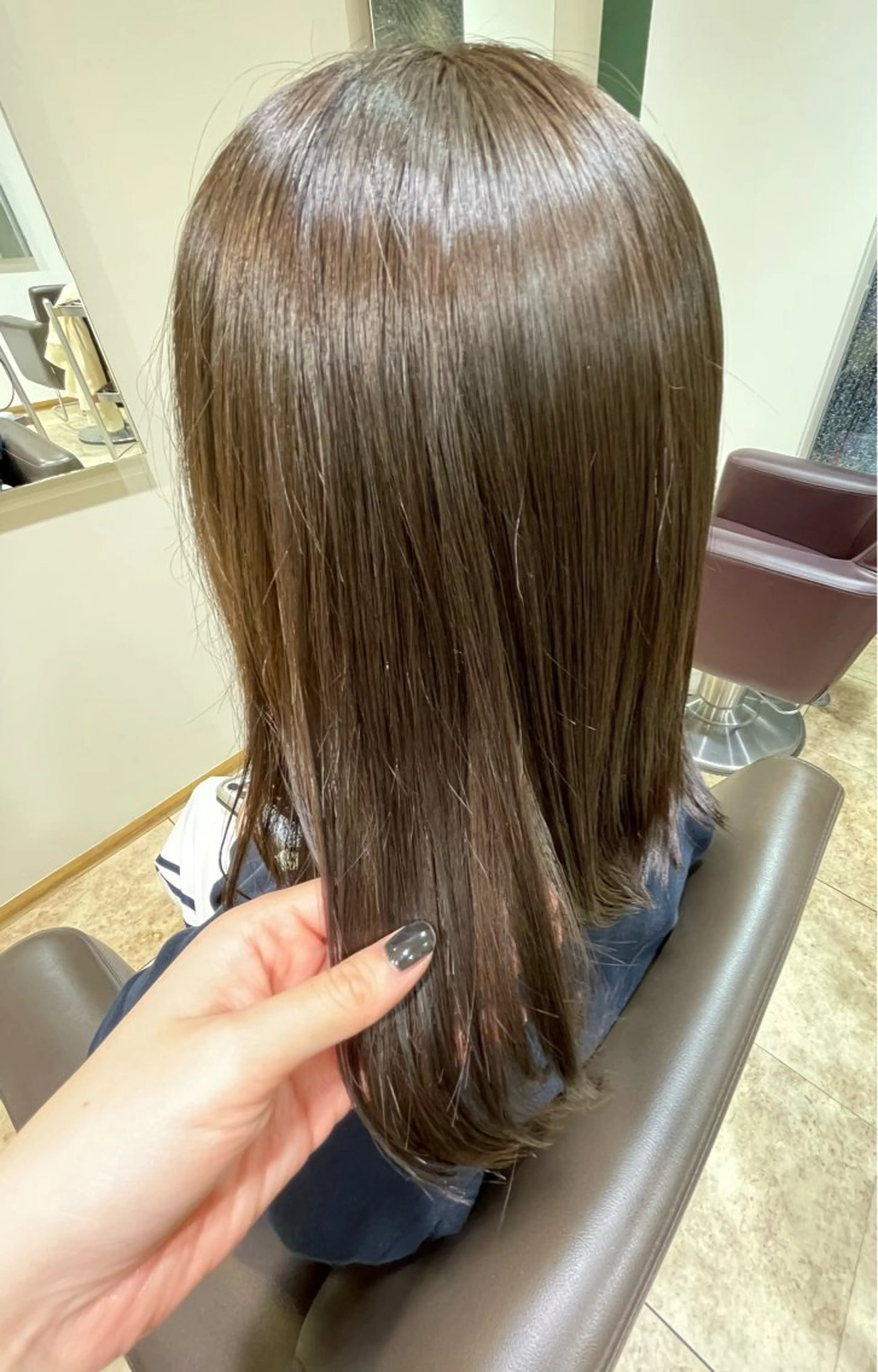 カラー ベージュカラー ブリーチ オリーブベージュ かすみ  ︎︎のヘアスタイル