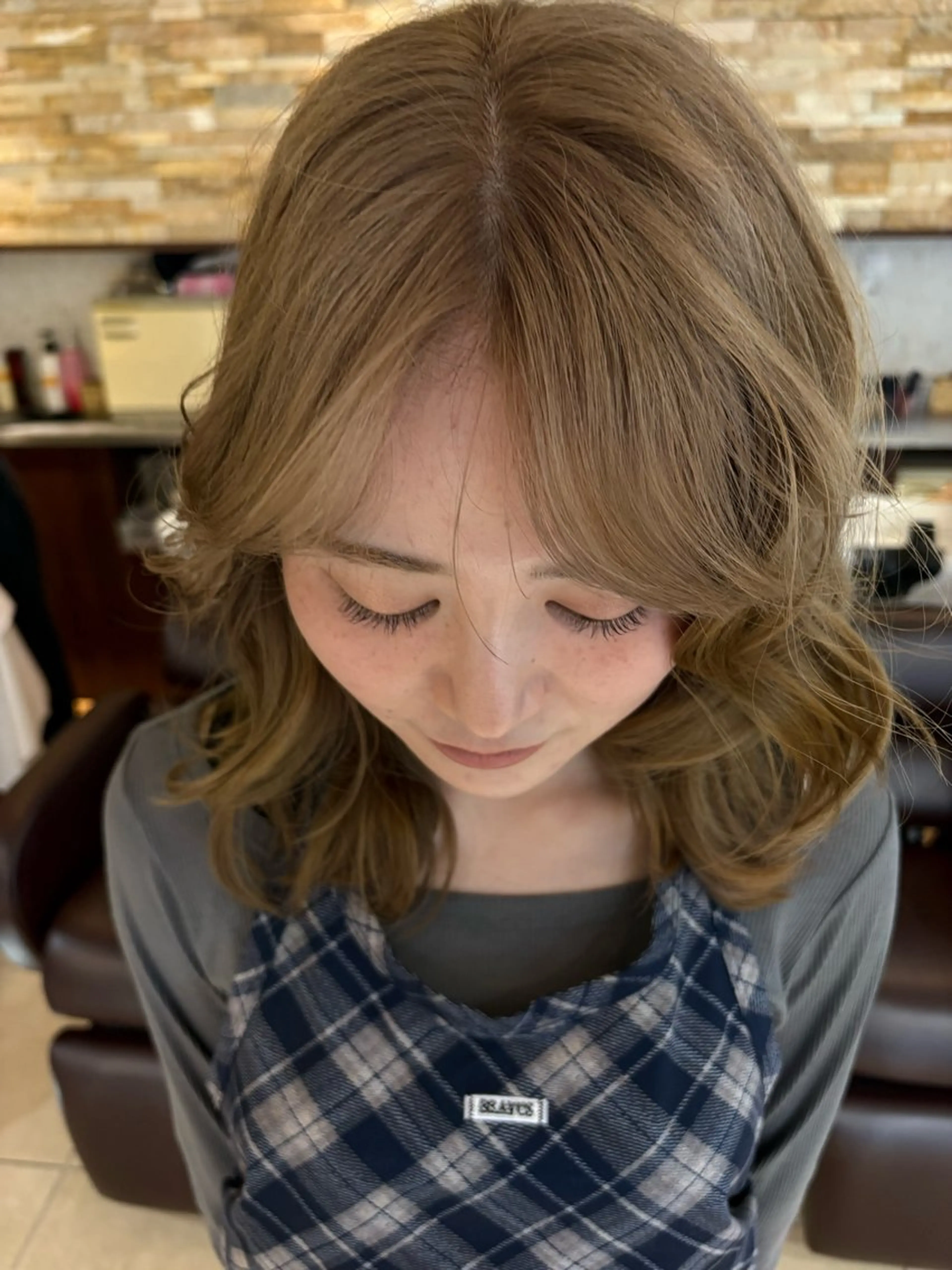 ミディアム カラー ベージュカラー ブリーチ オリーブベージュ FaB/ Yunaのヘアスタイル