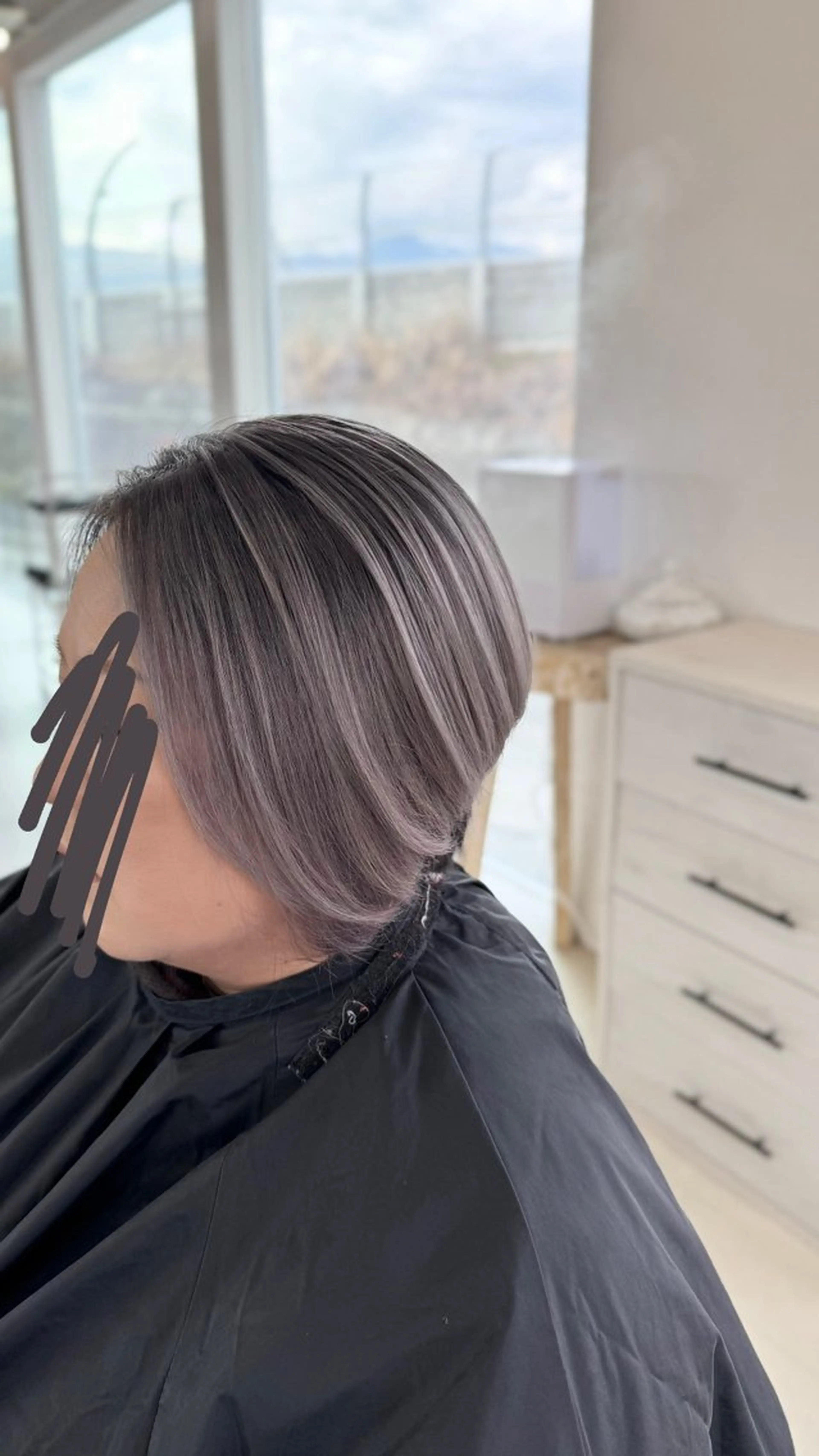 ショート ヘアカラー 鈴木 妃帆未のヘアスタイル