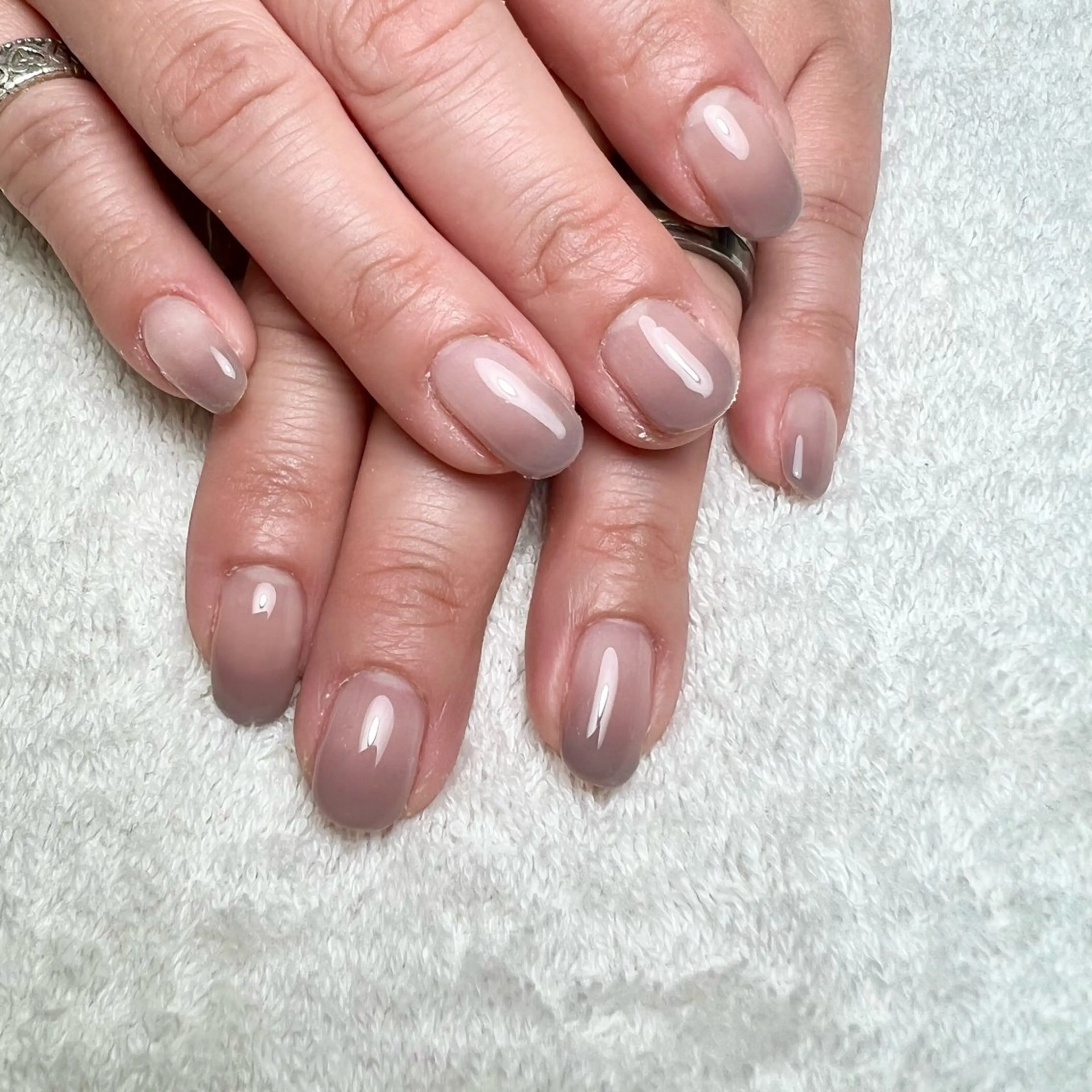 ネイル グラデーション ワンカラーネイル シンプルネイル ハンドネイル COCO +のエステ・リラクイメージ