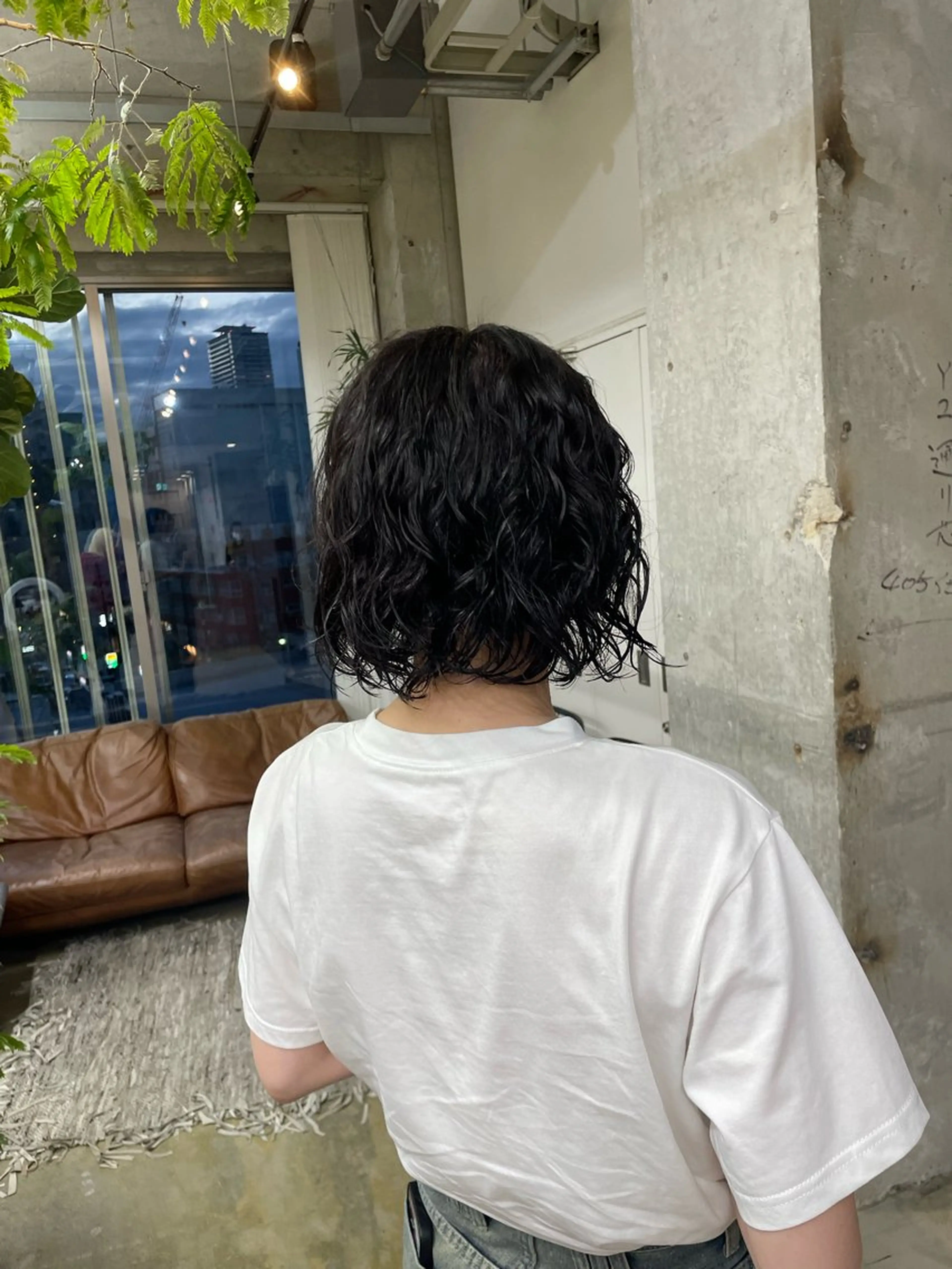 ミディアム カット ヘアカラー パーマ 鈴木瑛里／ブロンド ベージュ／男女のヘアスタイル