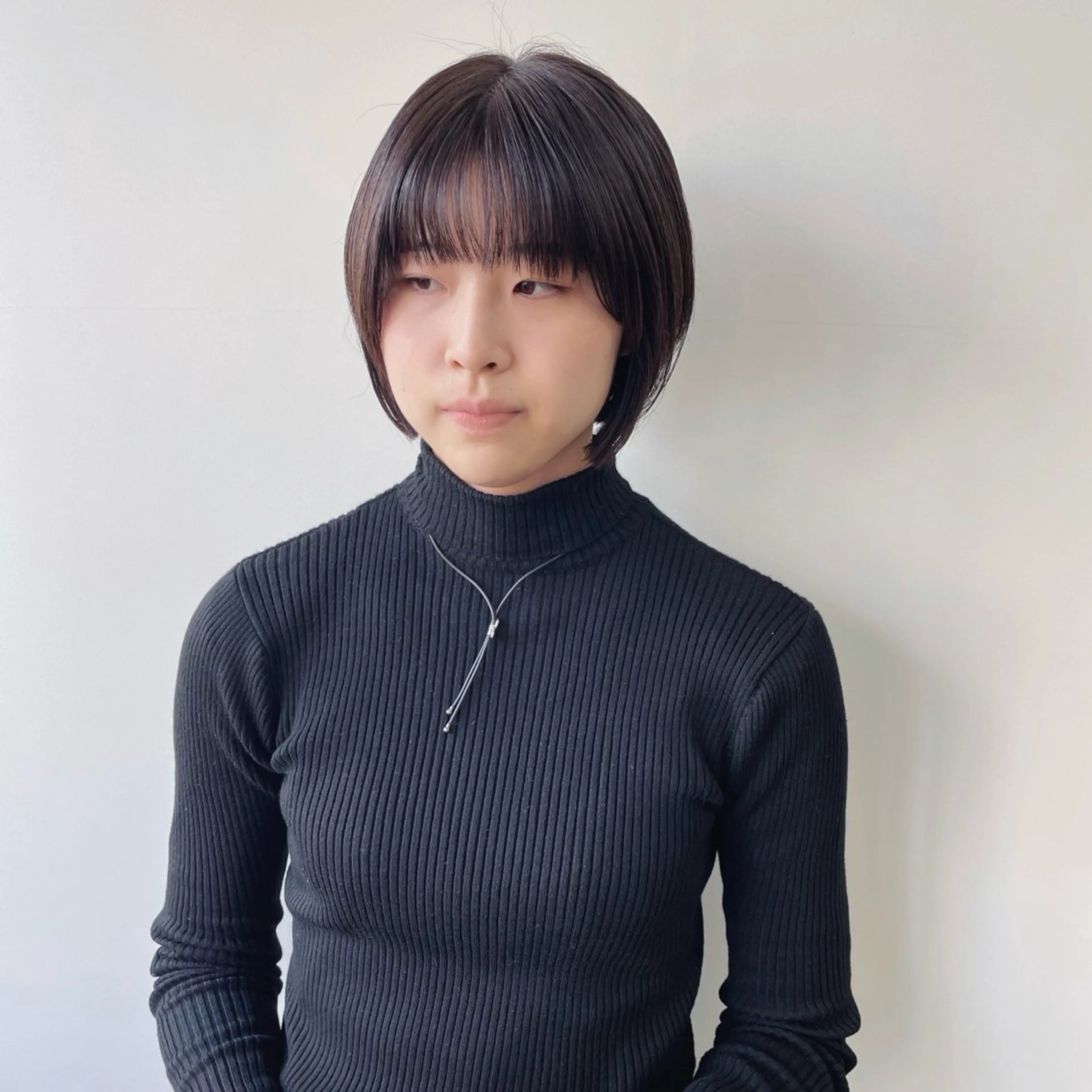 ショート カラー ショートボブ 黒髪 透明感カラー グレージュ ボブ スギヤマ ショウゴのヘアスタイル