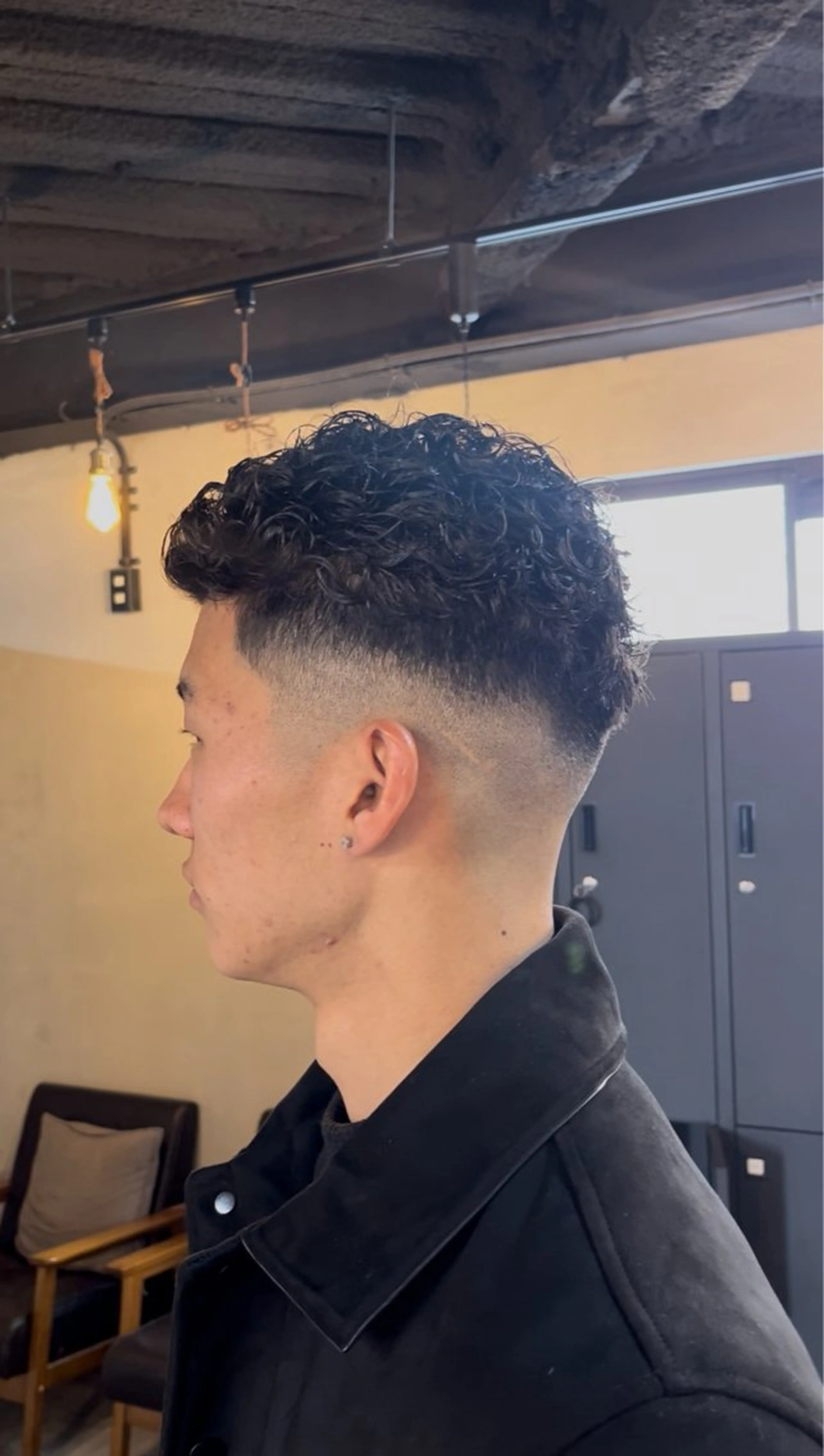 ショート パーマ メンズ フェードカット メンズパーマ スキンフェード 海外風メンズ🇺🇸 💈N.Yuto💈のヘアスタイル