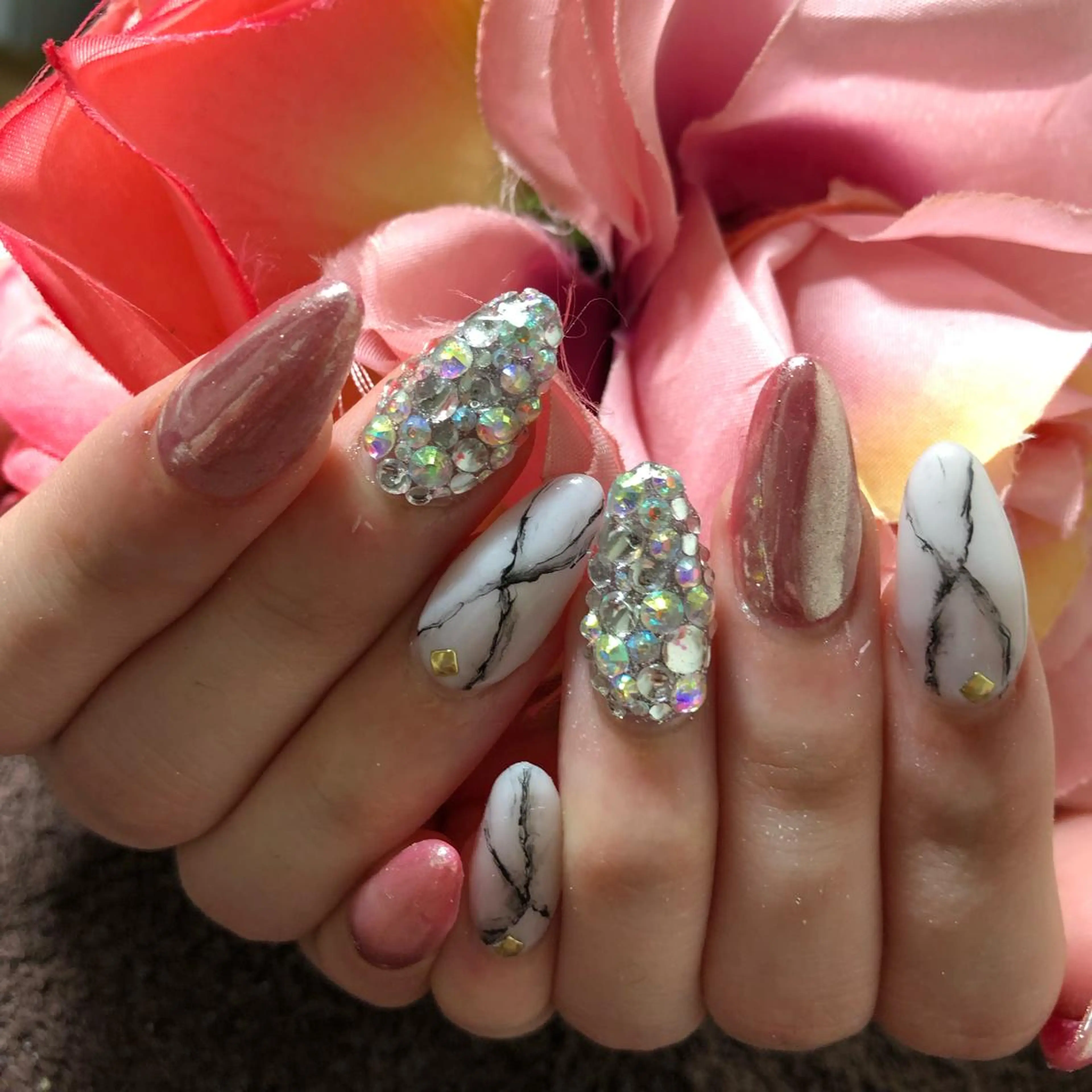 ミディアム ネイル ハンドネイル 《LB》ラブリエ Nail&eyeのマツエク・マツパデザイン