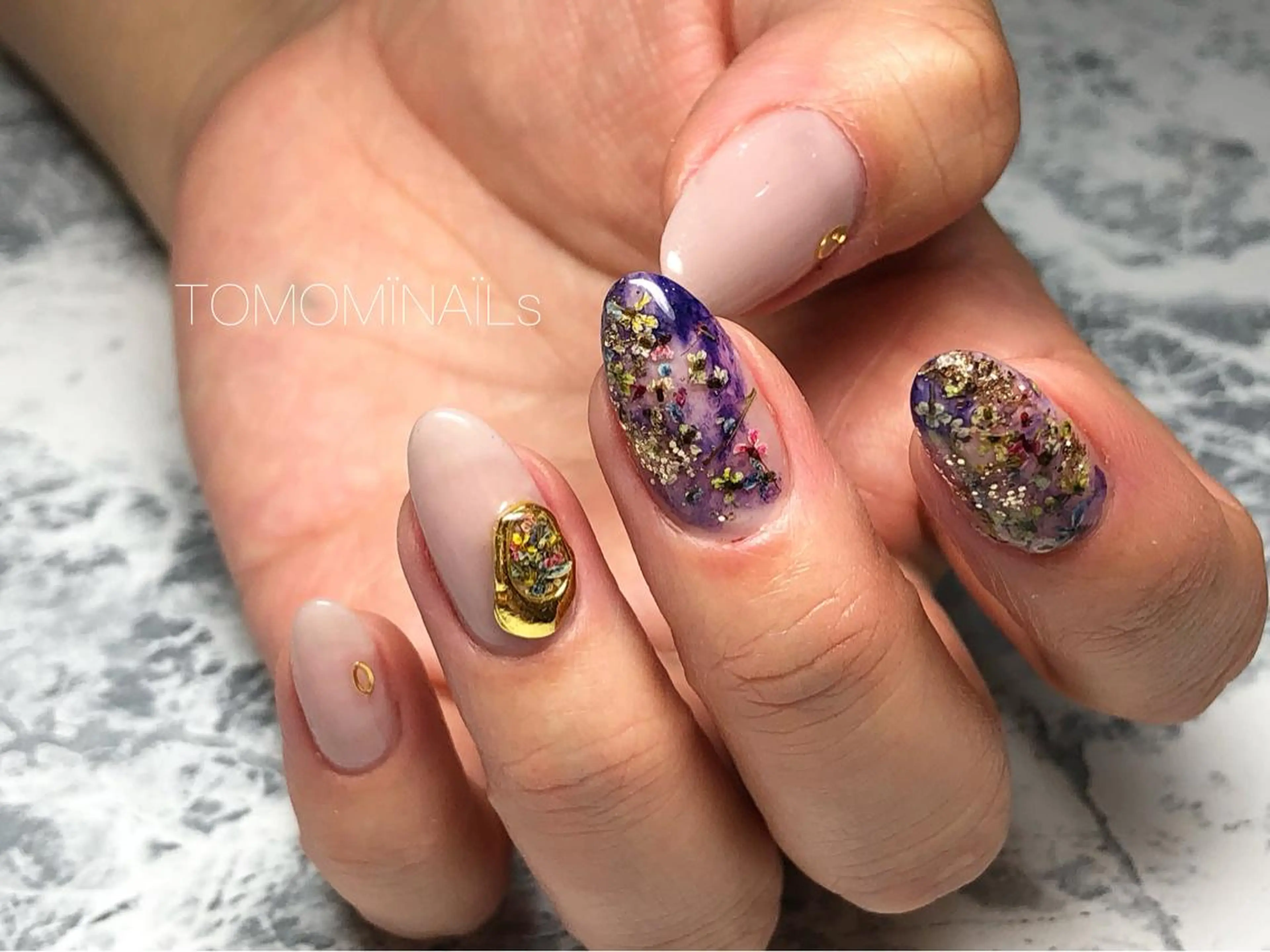 ネイル private salon TOMOMINAILs所属・TOMOMI NAILsのネイルデザイン