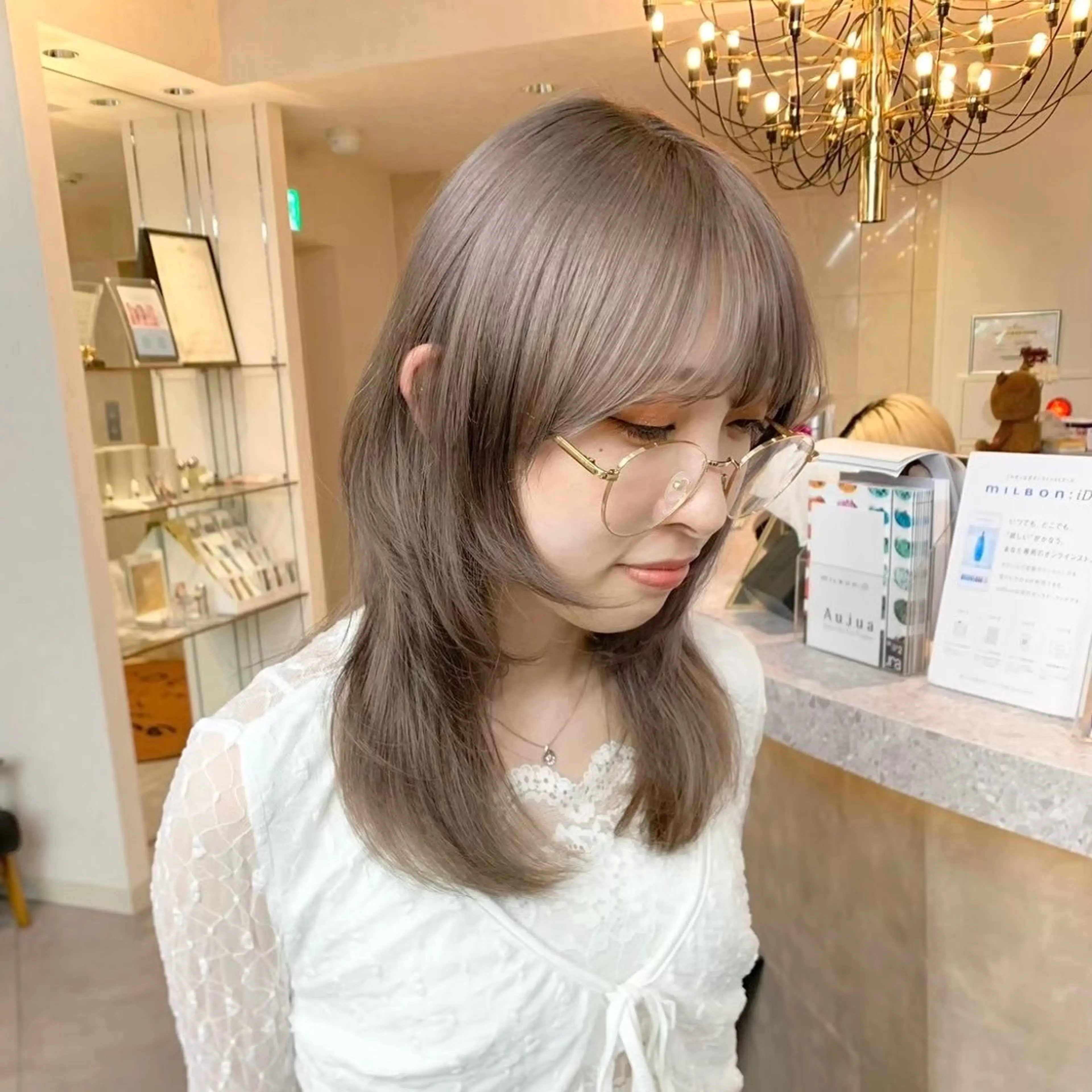 セミロング カラー ヘアアレンジ も も えのヘアスタイル