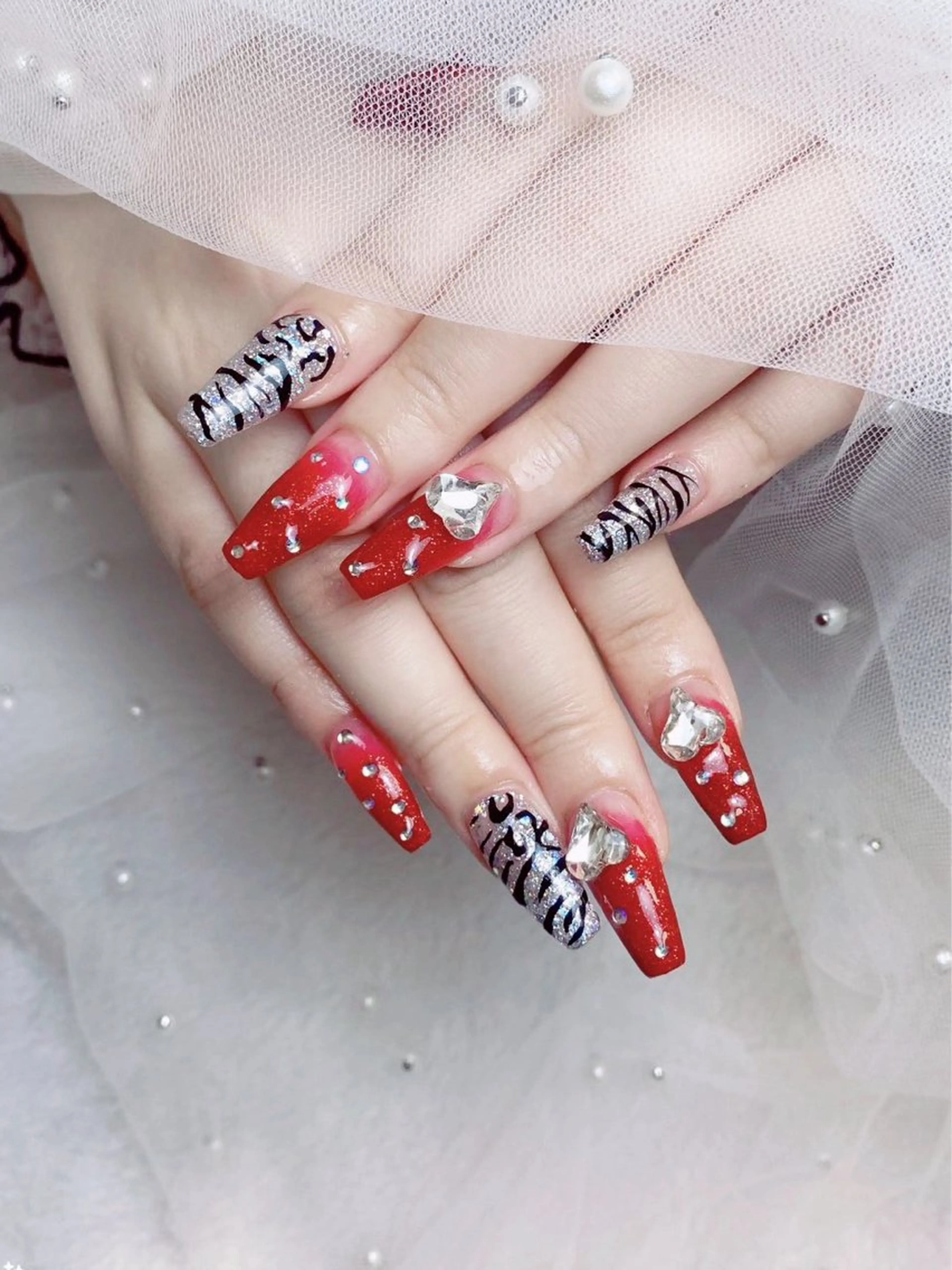 ネイル フレンチネイル ジェルネイル ハート 韓国ネイル マグネットネイル ネイルサロン lotusのネイルデザイン