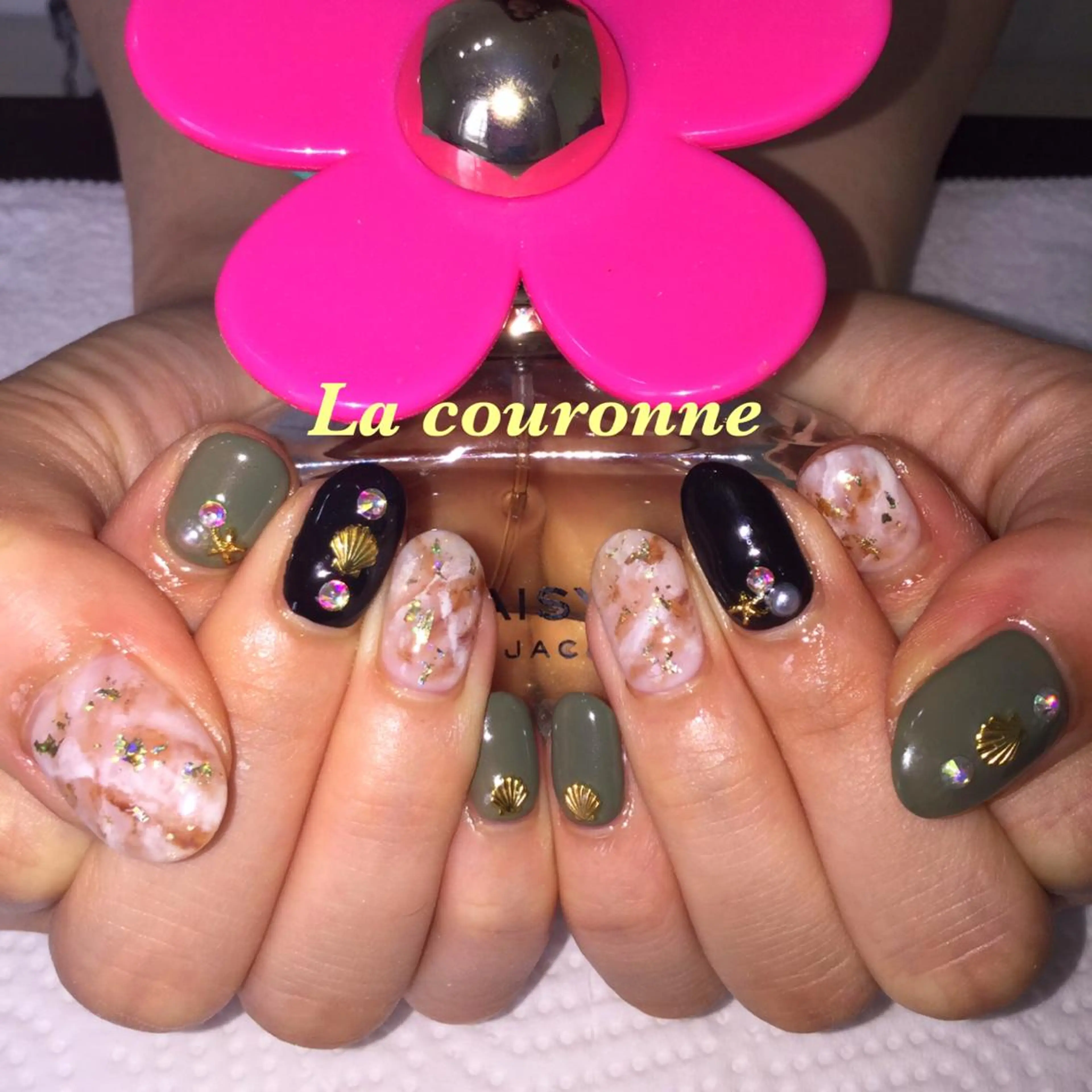 ネイル ハンドネイル Lacouronne NATSUMIのネイルデザイン