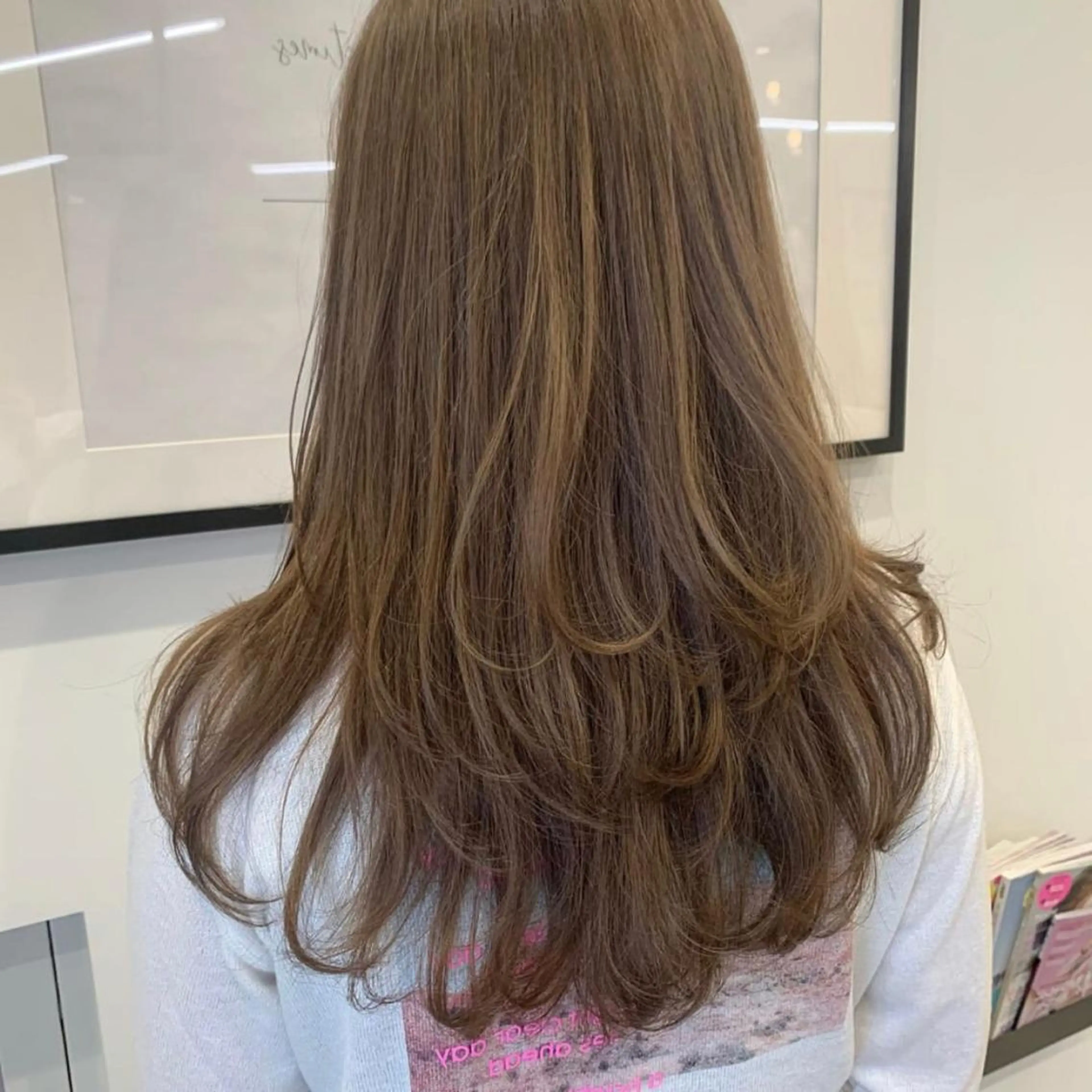 ロング カラー ヘアアレンジ ベージュカラー ブリーチ ハイトーンカラー ミルクティーベージュ レイヤーカット レイヤー×グレージュ /ピンク🩷mioのヘアスタイル
