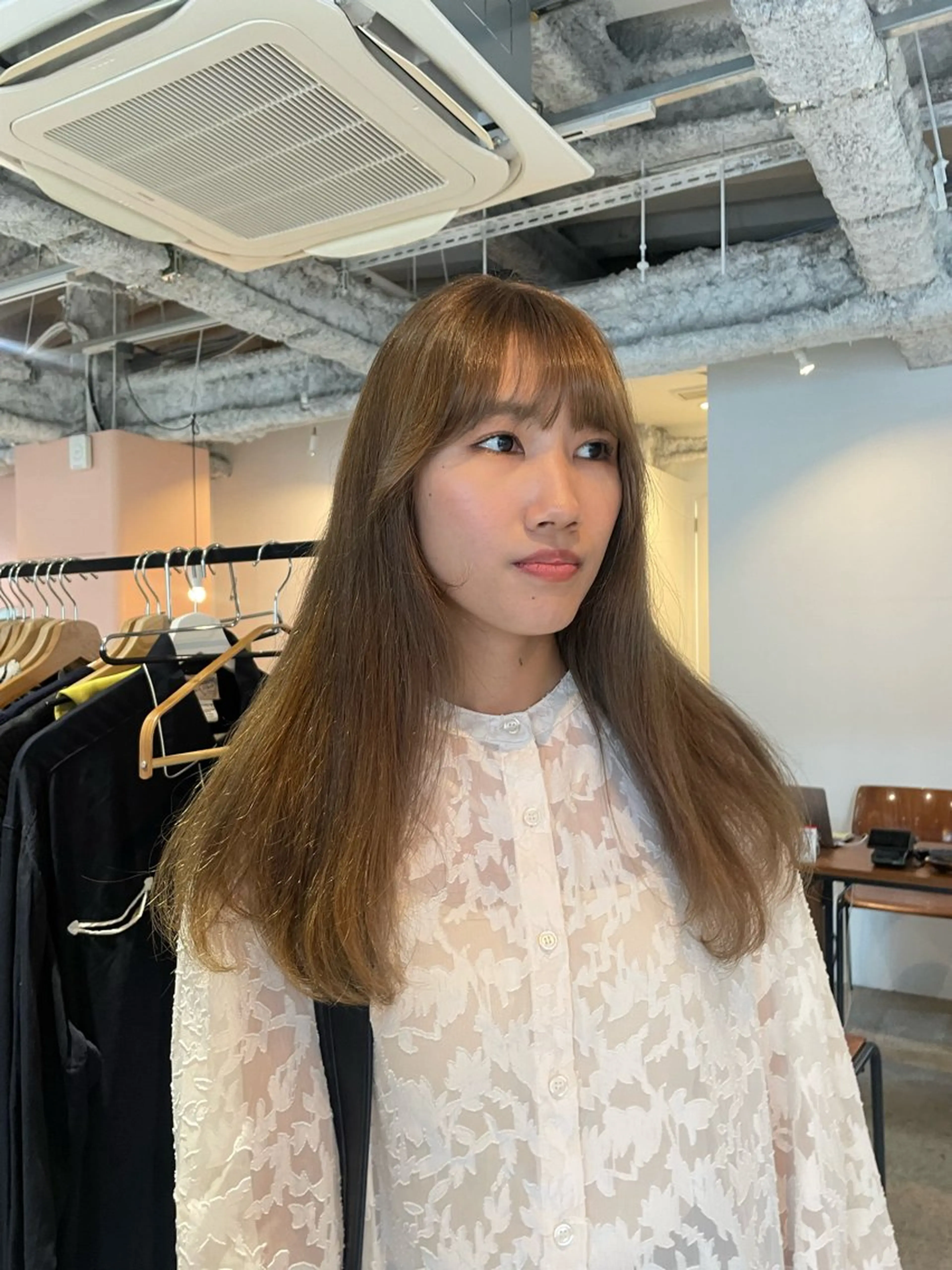 ロング カラー ベージュカラー ブリーチ オリーブベージュ ヘアカラー ゆるふわガーリーst yle🩰yuukaのヘアスタイル