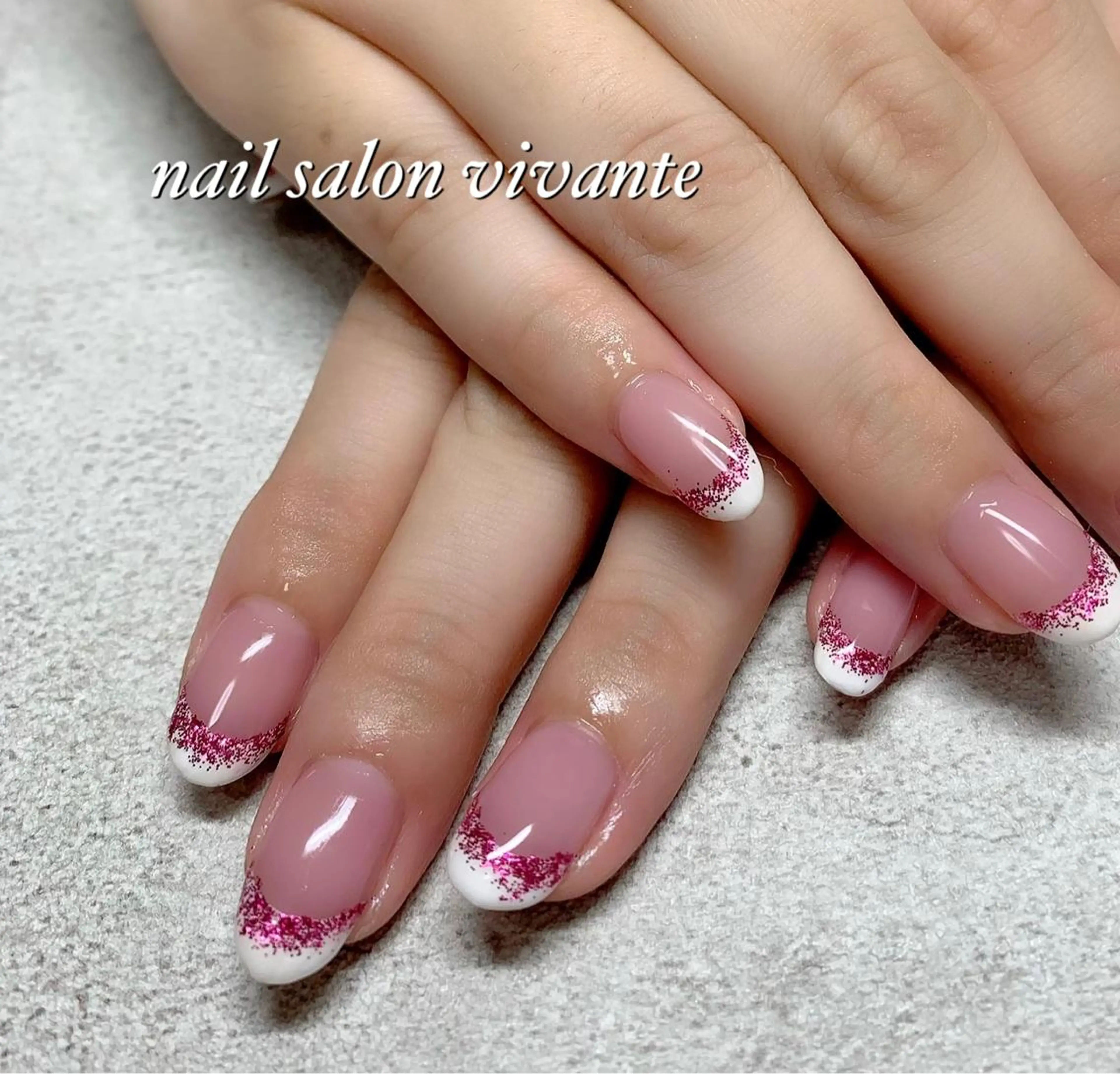 ネイル フレンチネイル キラキラネイル ラメ(グリッター) 持ち込み ピンク nail salon vivante所属・nail salon vivanteのネイルデザイン
