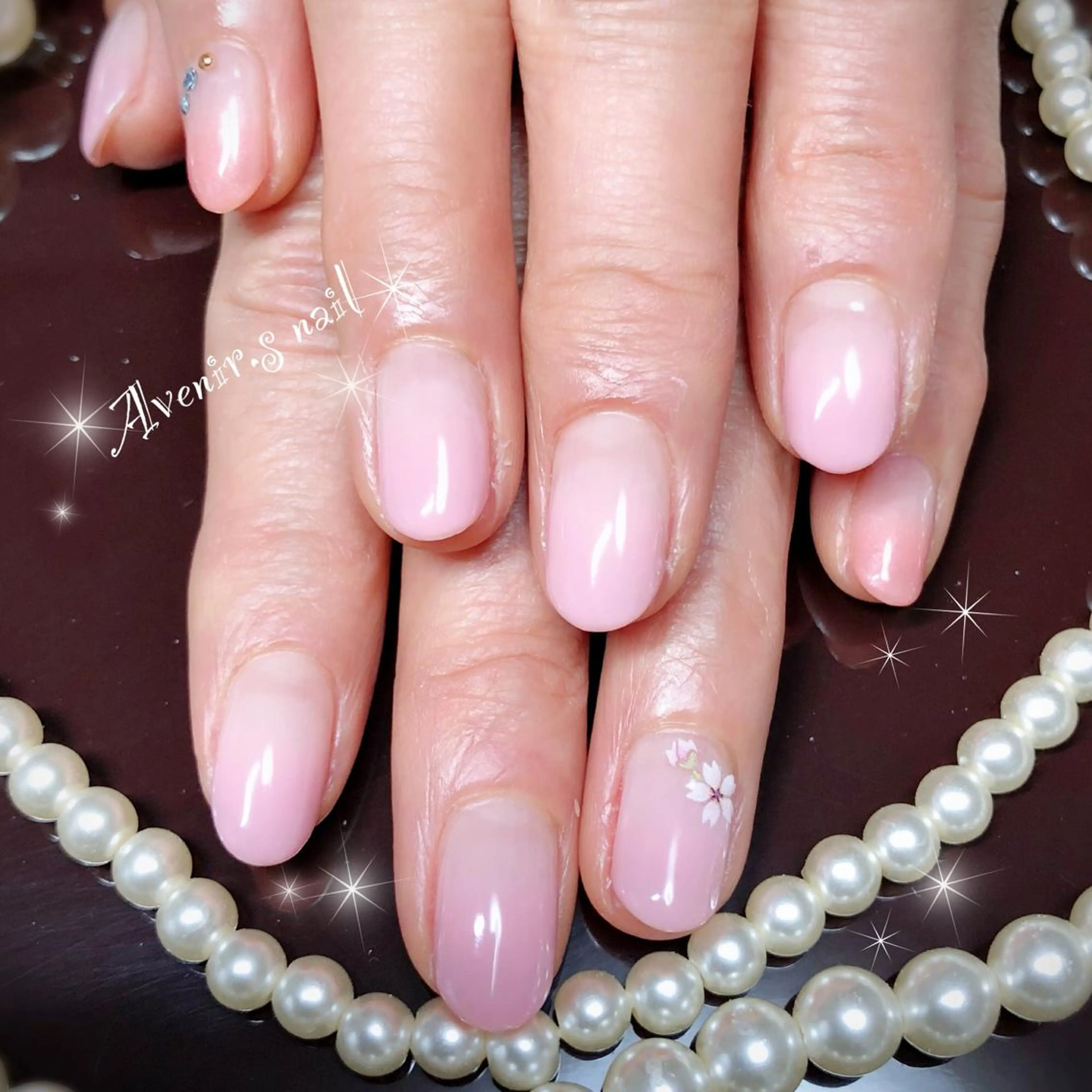 ネイル グラデーション ピンク Home Salon Avenir.のネイルデザイン