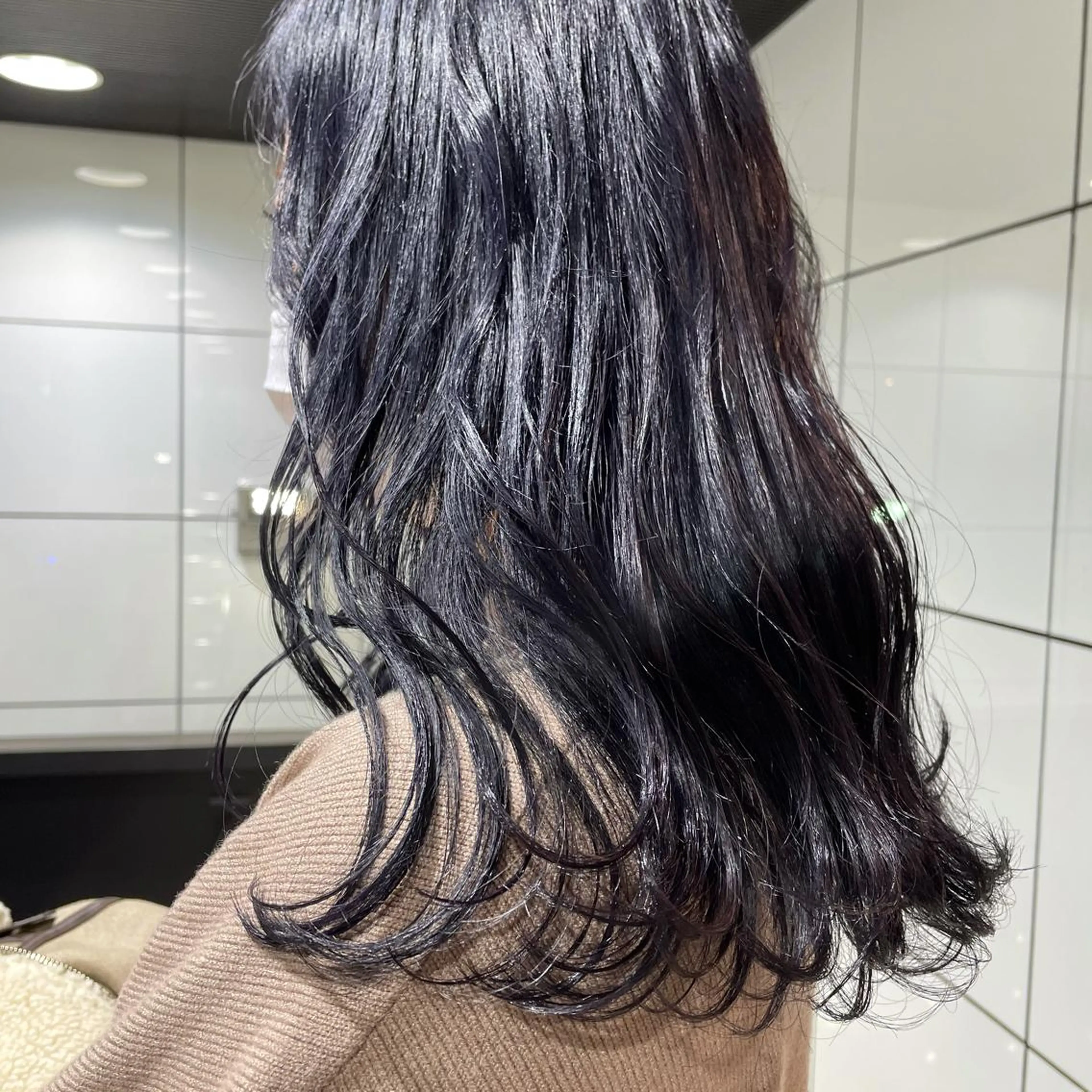 ロング カラー 透明感カラー ネイビーカラー ヘアカラー トリートメント 韓国ヘア🦋 MIYUのヘアスタイル