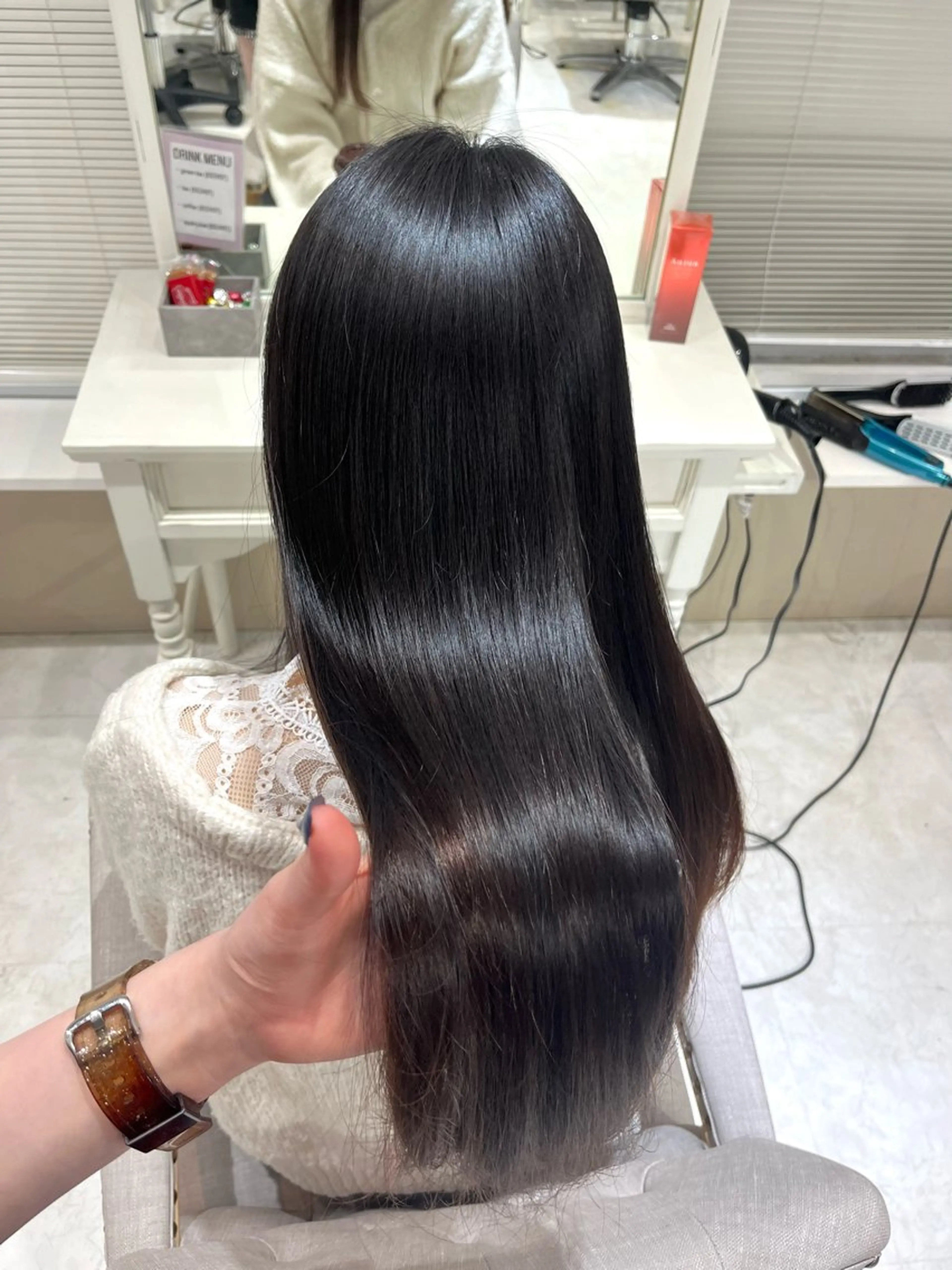 ロング カット ヘアカラー 縮毛矯正 トリートメント 酸性縮毛矯正 Coreすずのヘアスタイル