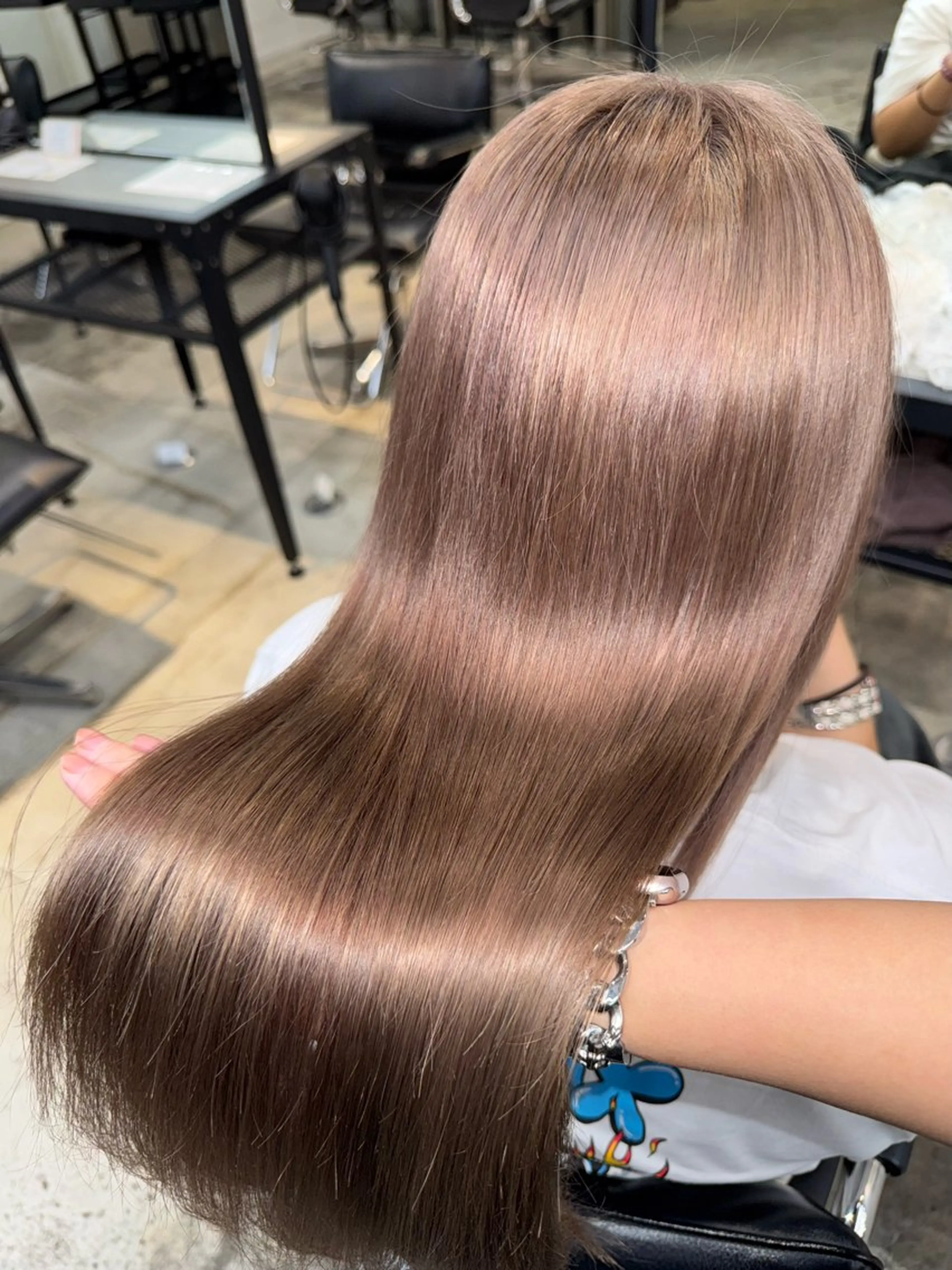 ロング カラー ヘアアレンジ ブリーチ 髪質改善 縮毛矯正 トリートメント 🎀モテ暖色× エクステ🎀あかりのヘアスタイル