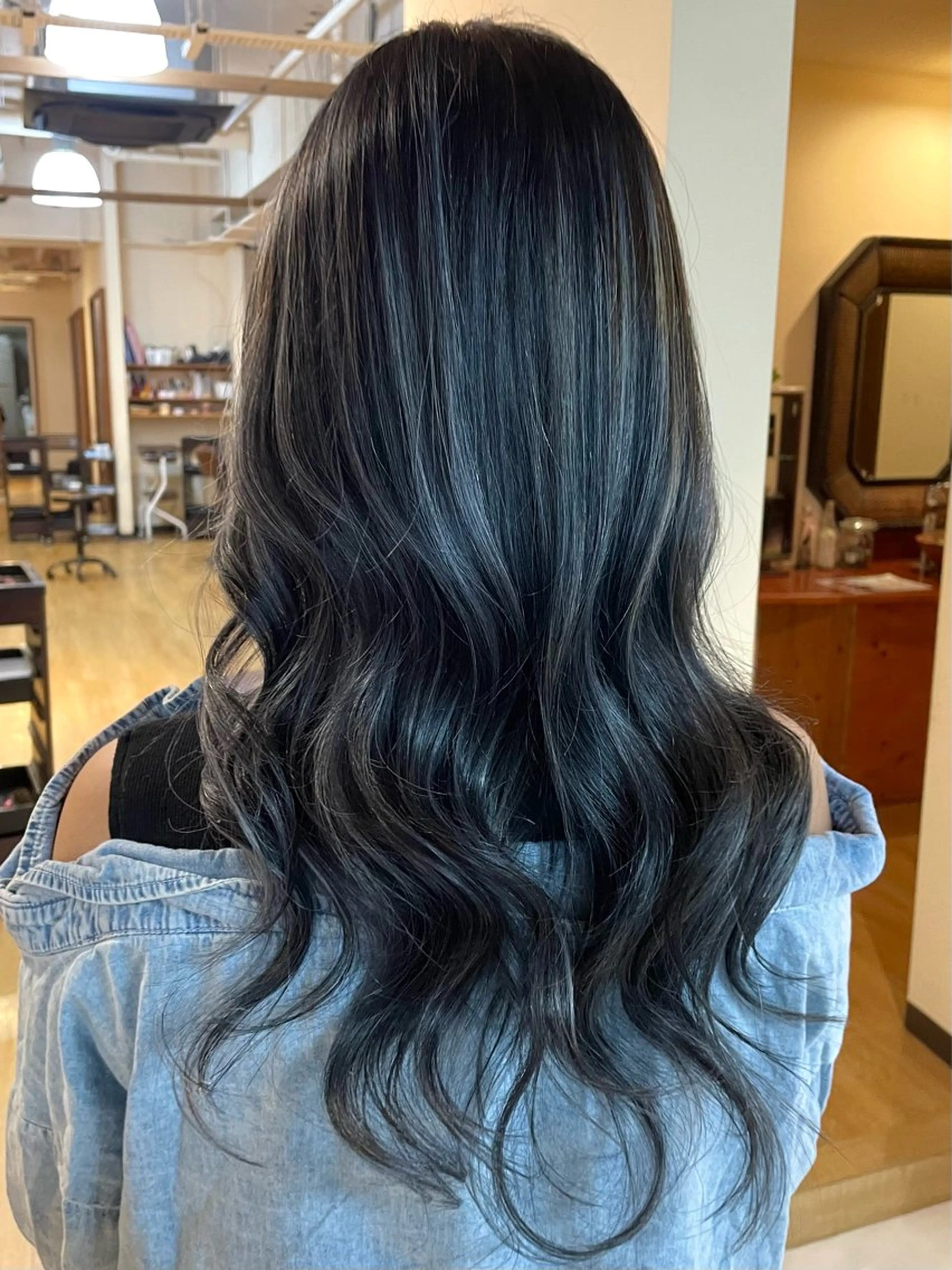 セミロング ハイライト 宮本 いぶきのヘアスタイル