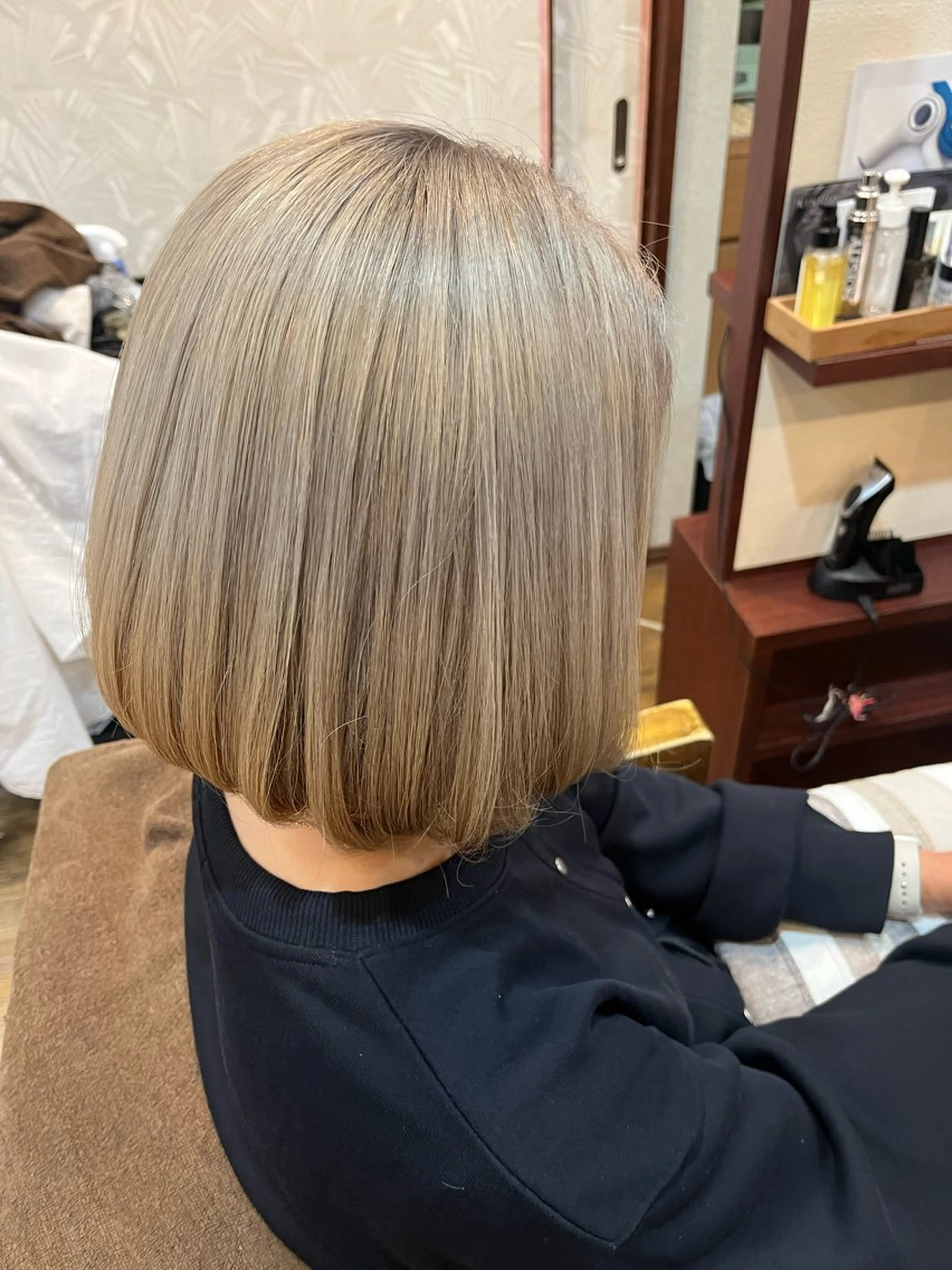 ショート カラー ブリーチ ブロンド 大人女子&髪改善専門 Nobuフリーランスのヘアスタイル