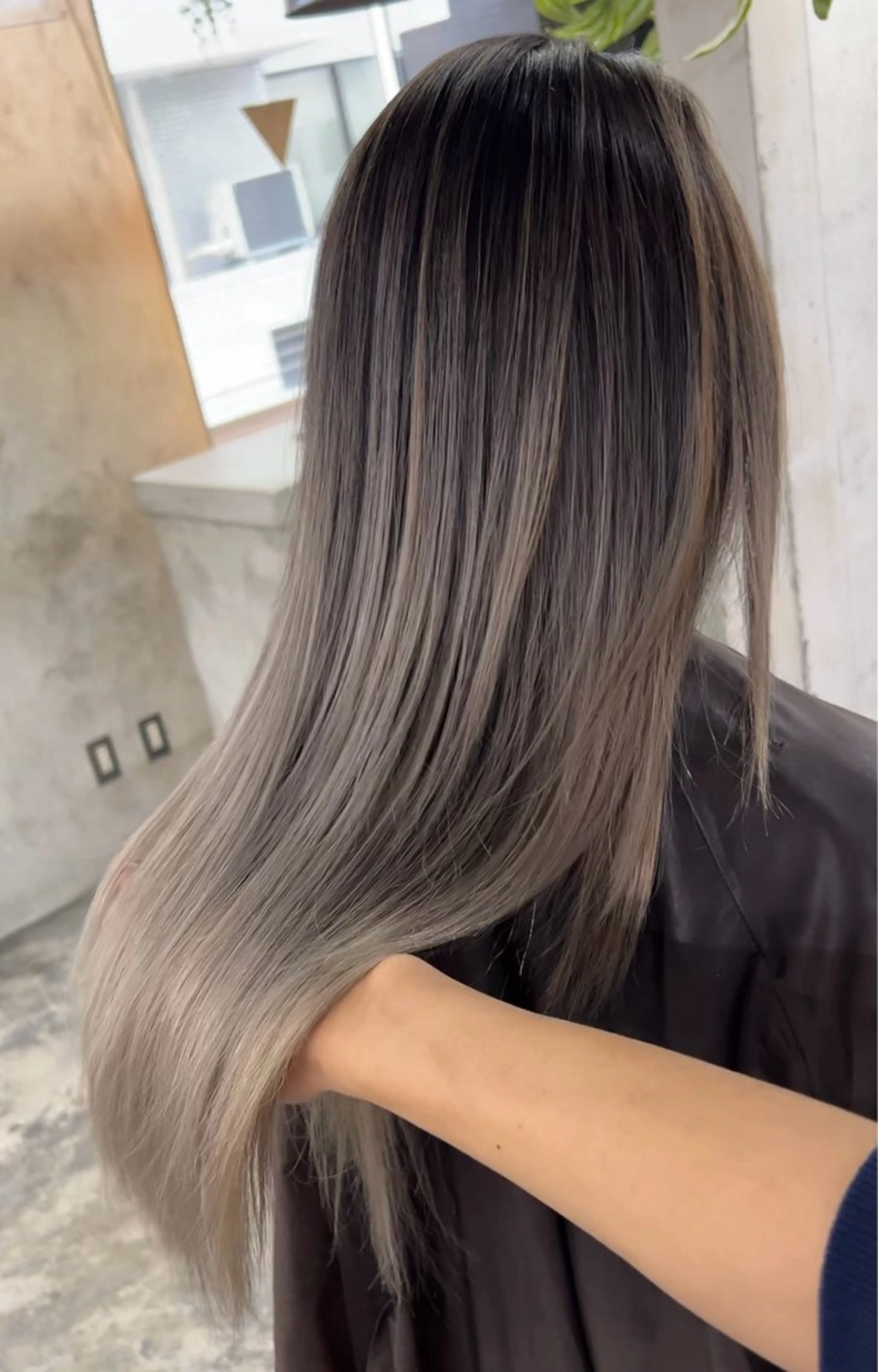 ロング カラー バレイヤージュ レイヤーカット 【大人海外ヘア】✨️ 横山晃基のヘアスタイル