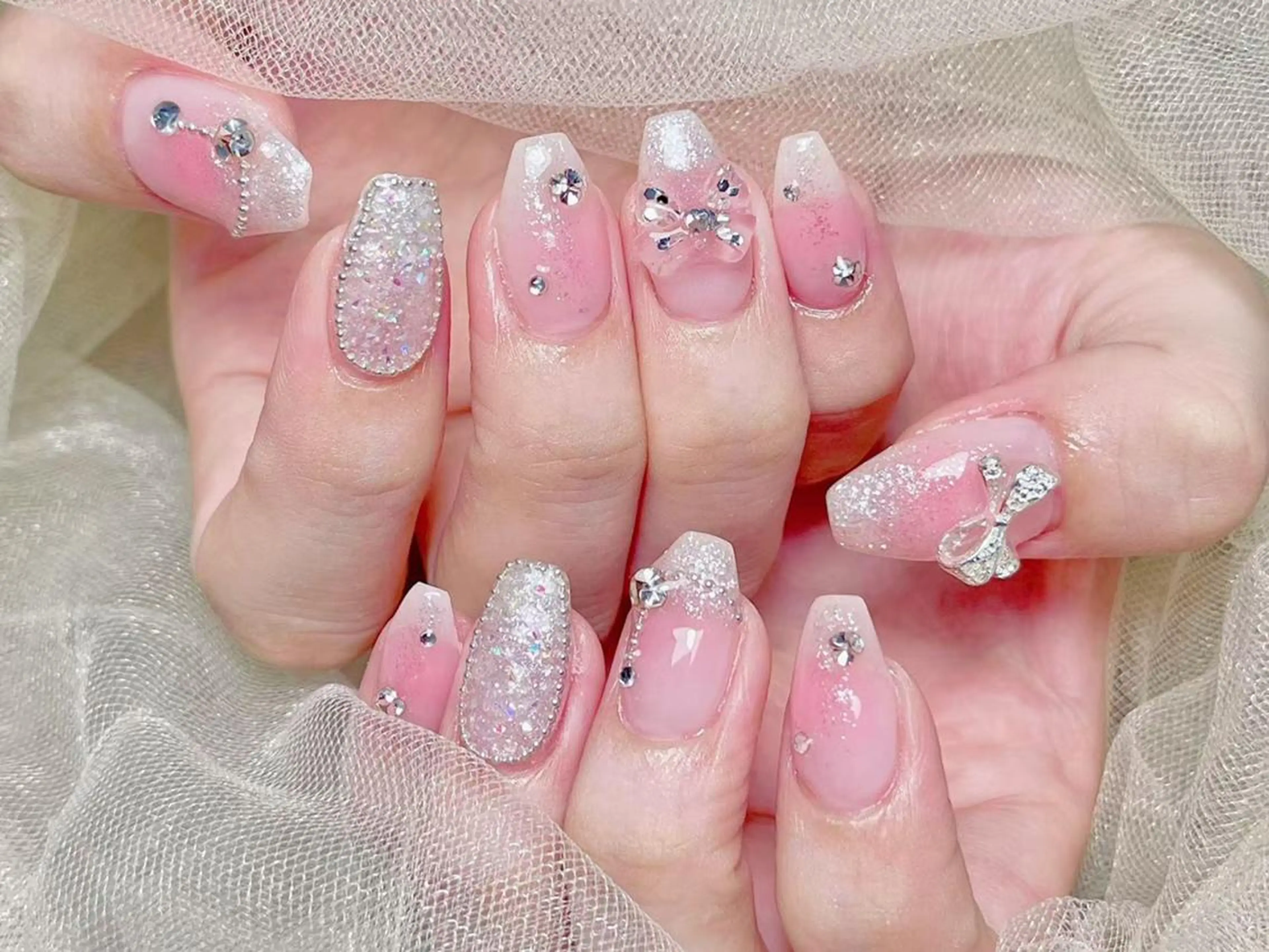 ネイル アートネイル オーロラネイル チークネイル 成人式 長さ出し Yui 🧀のネイルデザイン