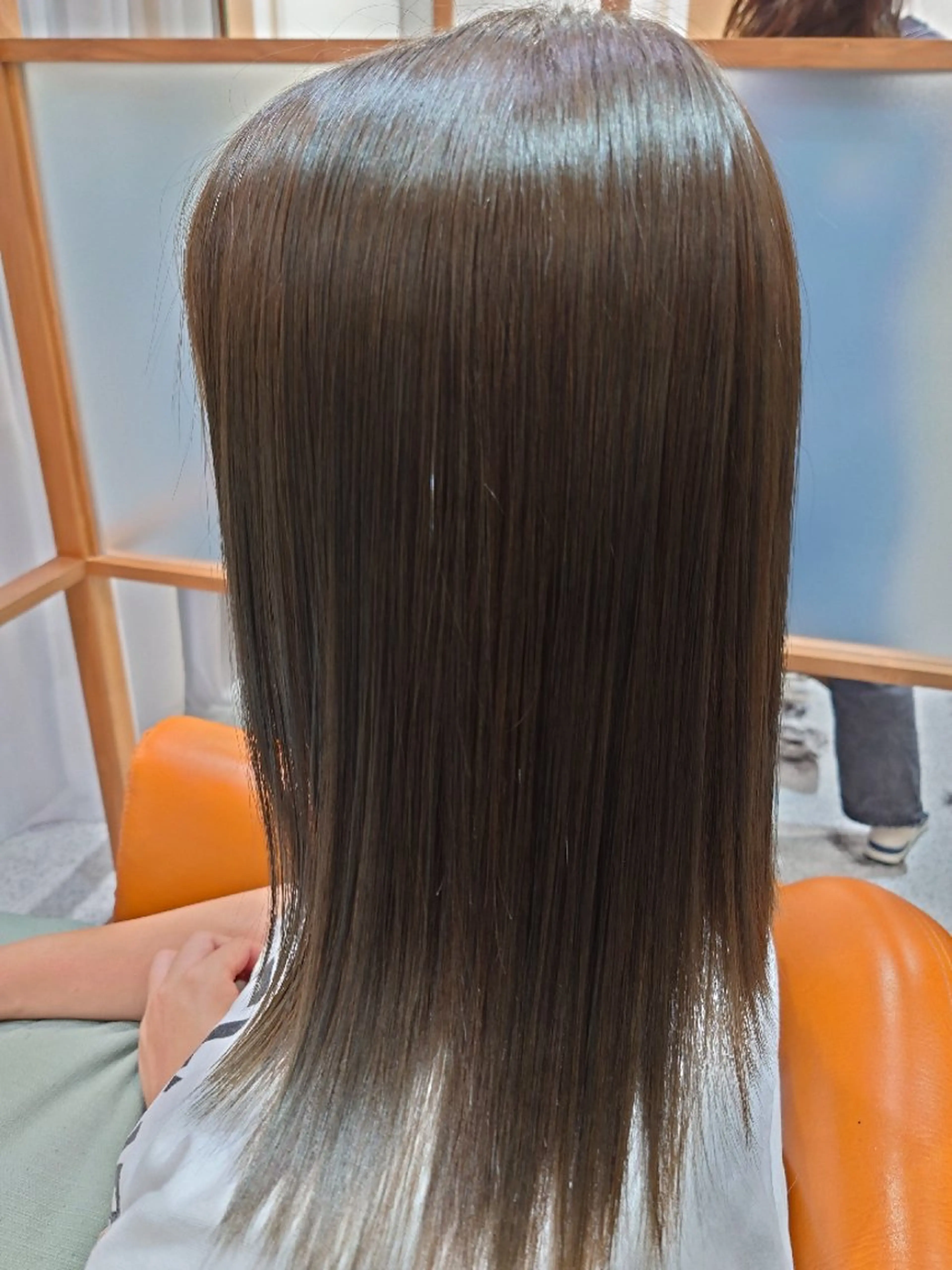 セミロング ケアカラー 縮毛矯正✨艶髪　 シノハラ✨髪質改善のヘアスタイル