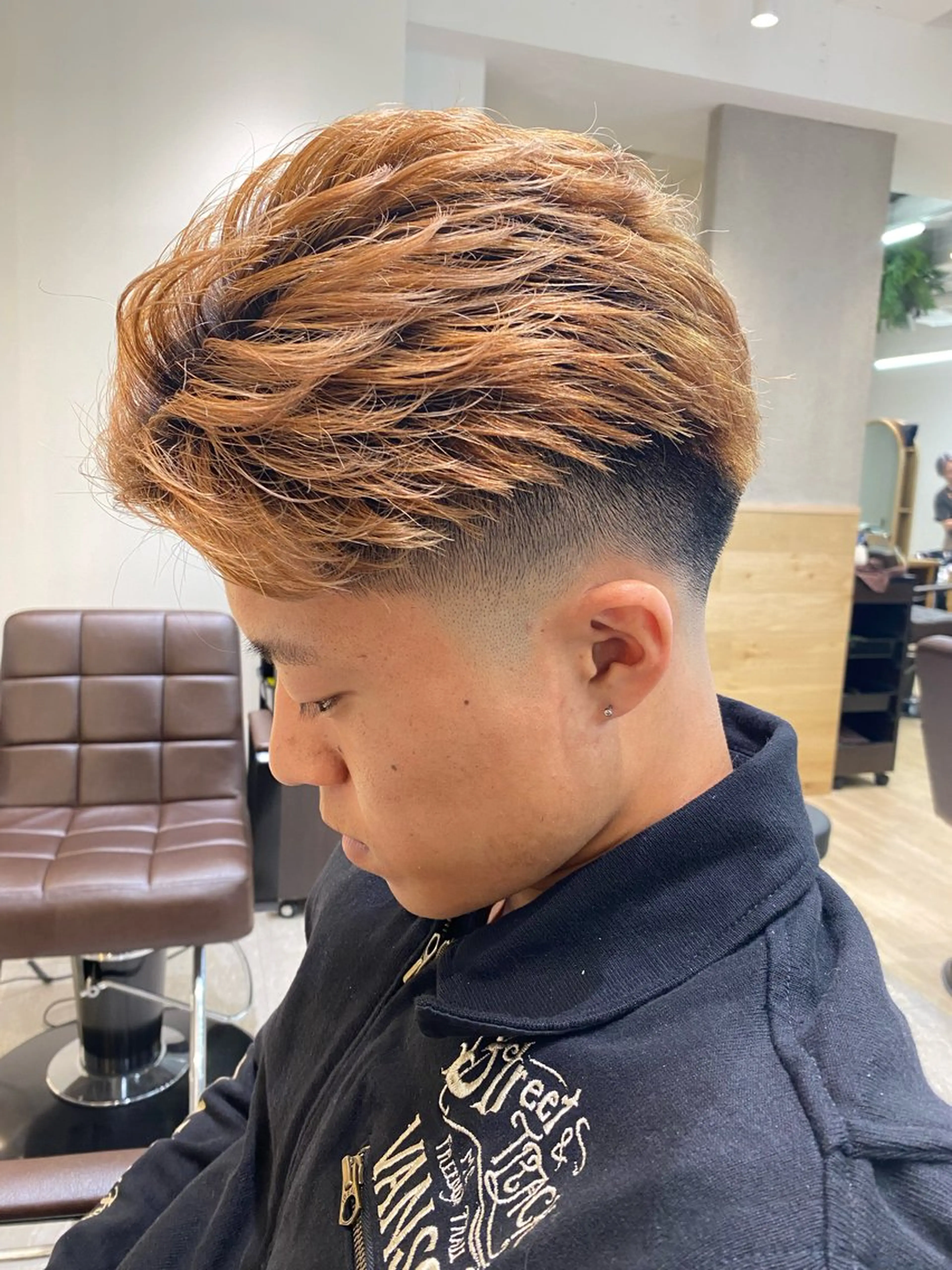ショート カラー メンズ フェードカット カット 竹井俊介/ブリーチ /レイヤーカットのヘアスタイル