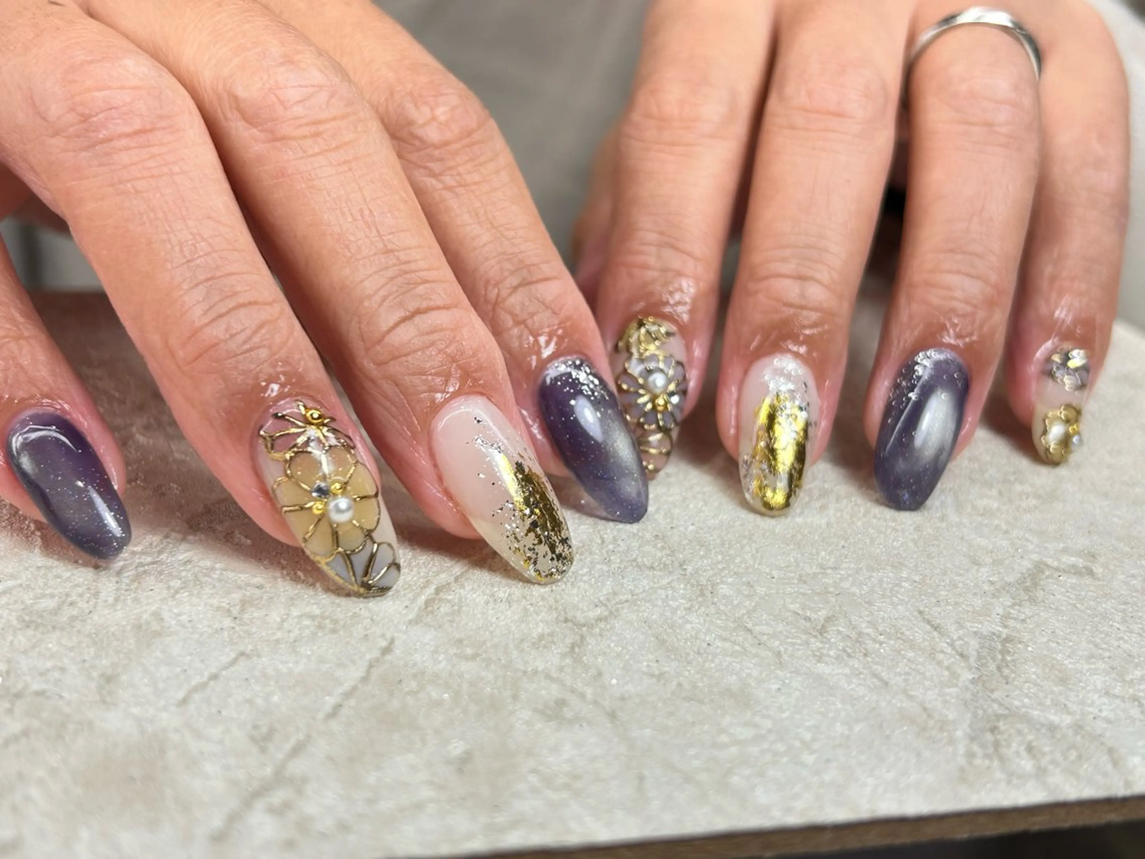 ネイル ブライダルネイル ハンドネイル sara +のネイルデザイン