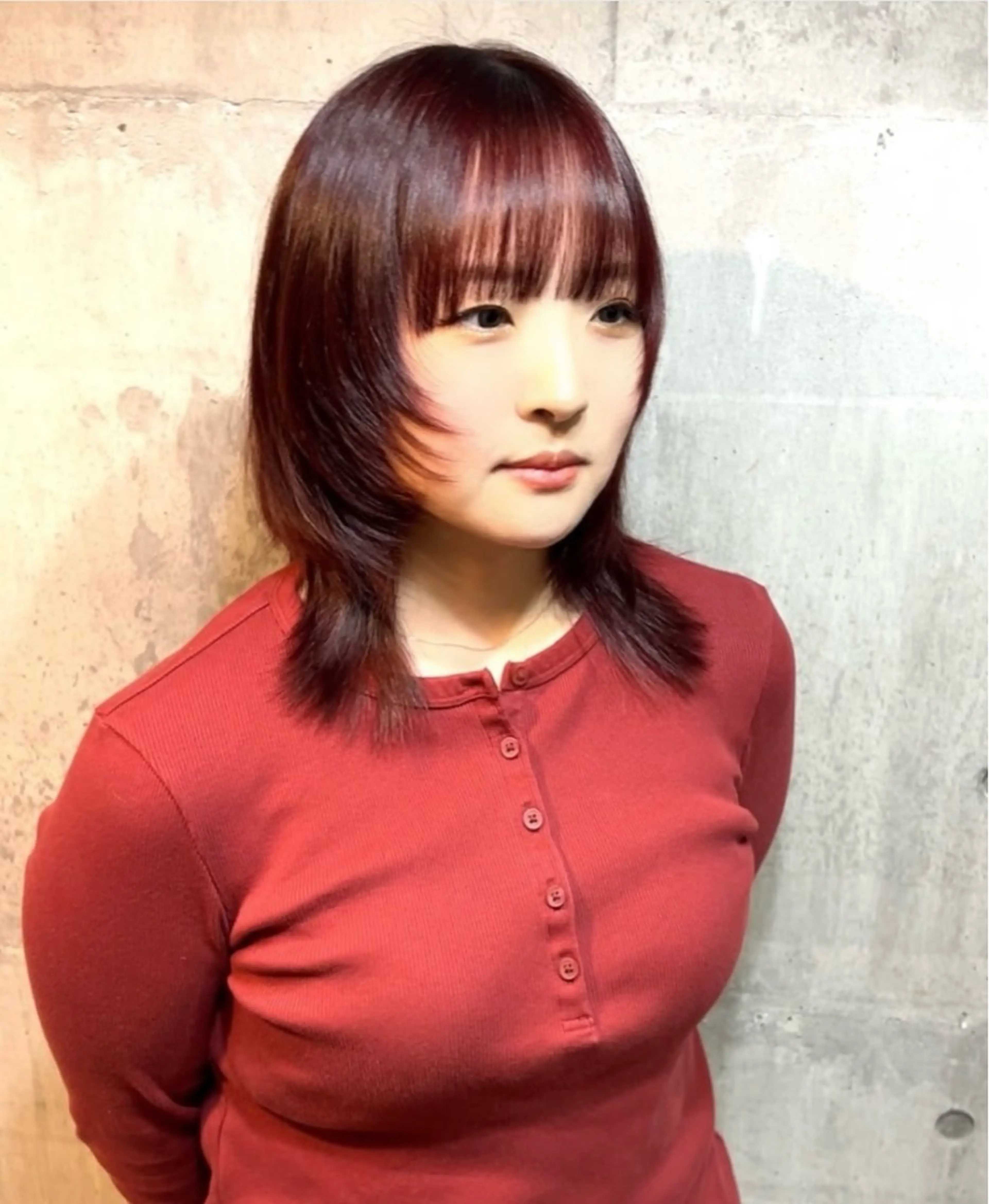 ミディアム カラー レッドカラー ハッシュカット ハッシュカット レイヤーカット　熊谷のヘアスタイル