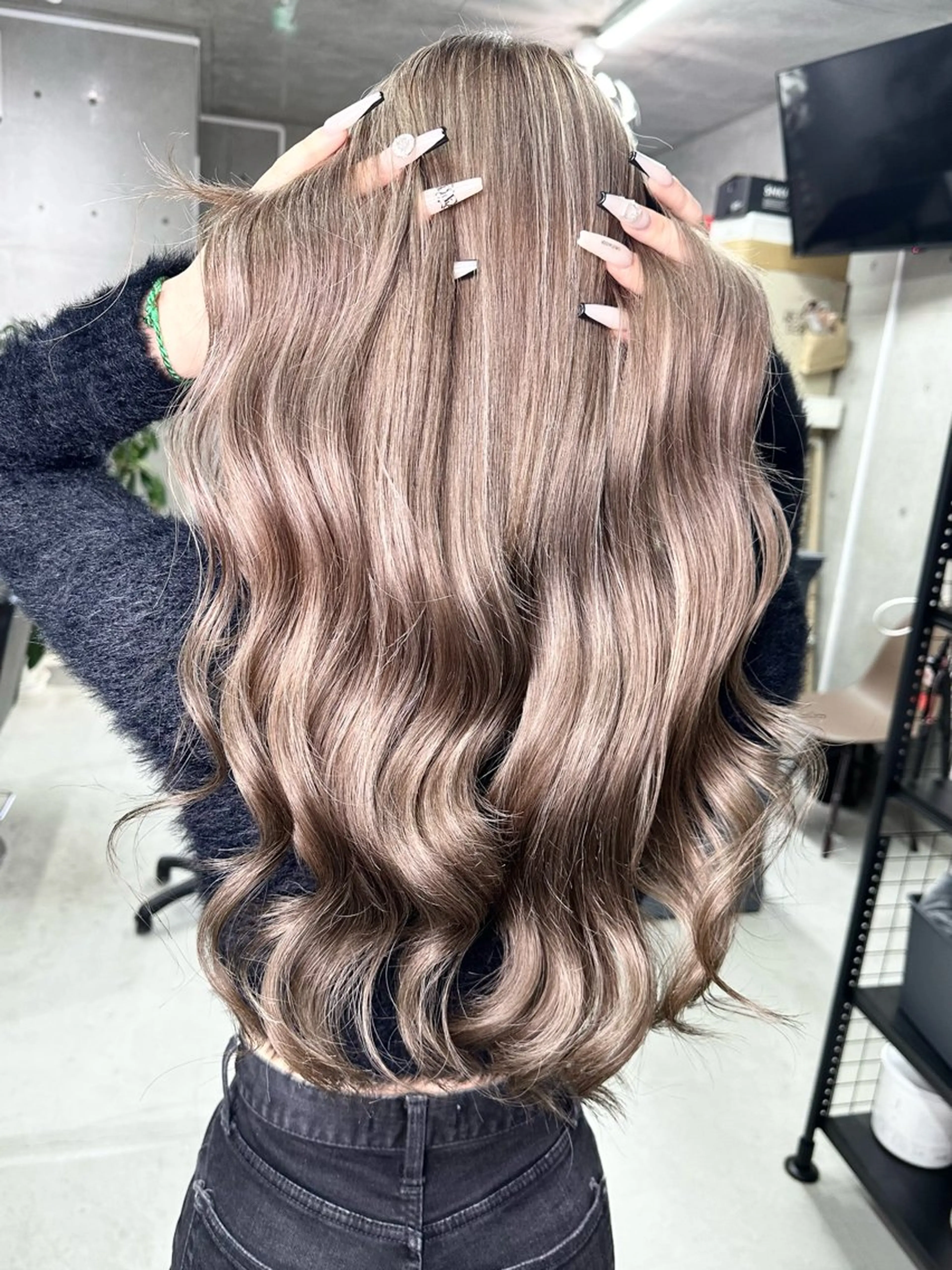 ロング カラー ハイライトカラー ハイライト ヘアカラー トリートメント 名古屋のピンク好き かずくん🦩のヘアスタイル