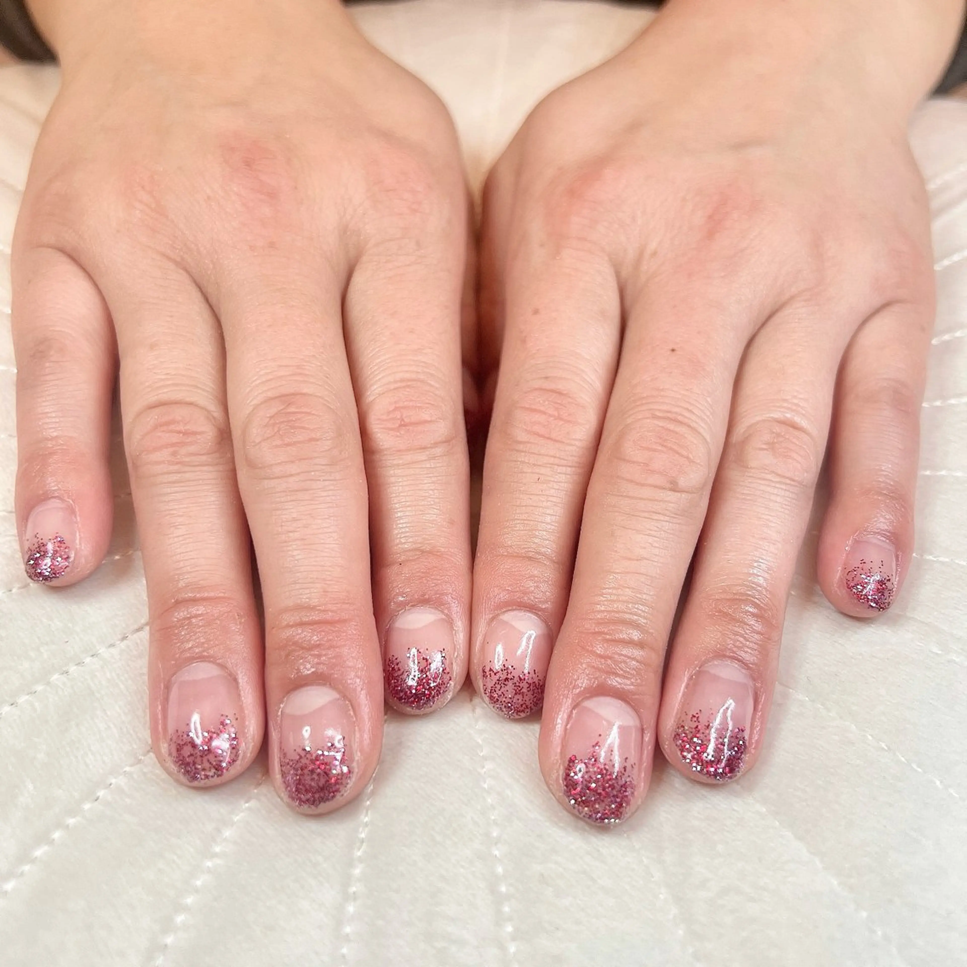 ネイル グラデーション ラメ(グリッター) ラメグラデーション MIKA／耳ツボ ／マグネットネイルのネイルデザイン