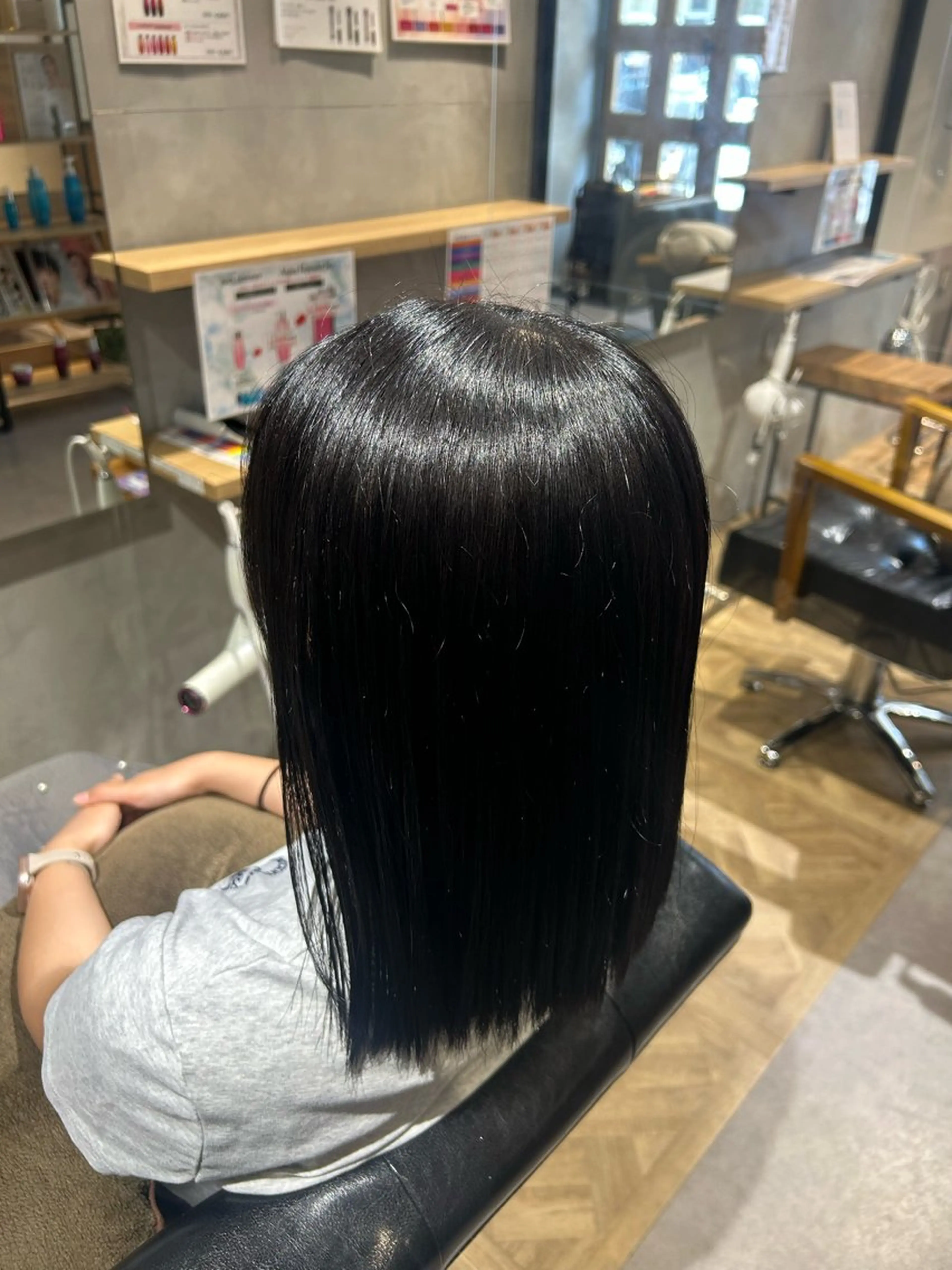 セミロング ヘアカラー 金澤 七海のヘアスタイル