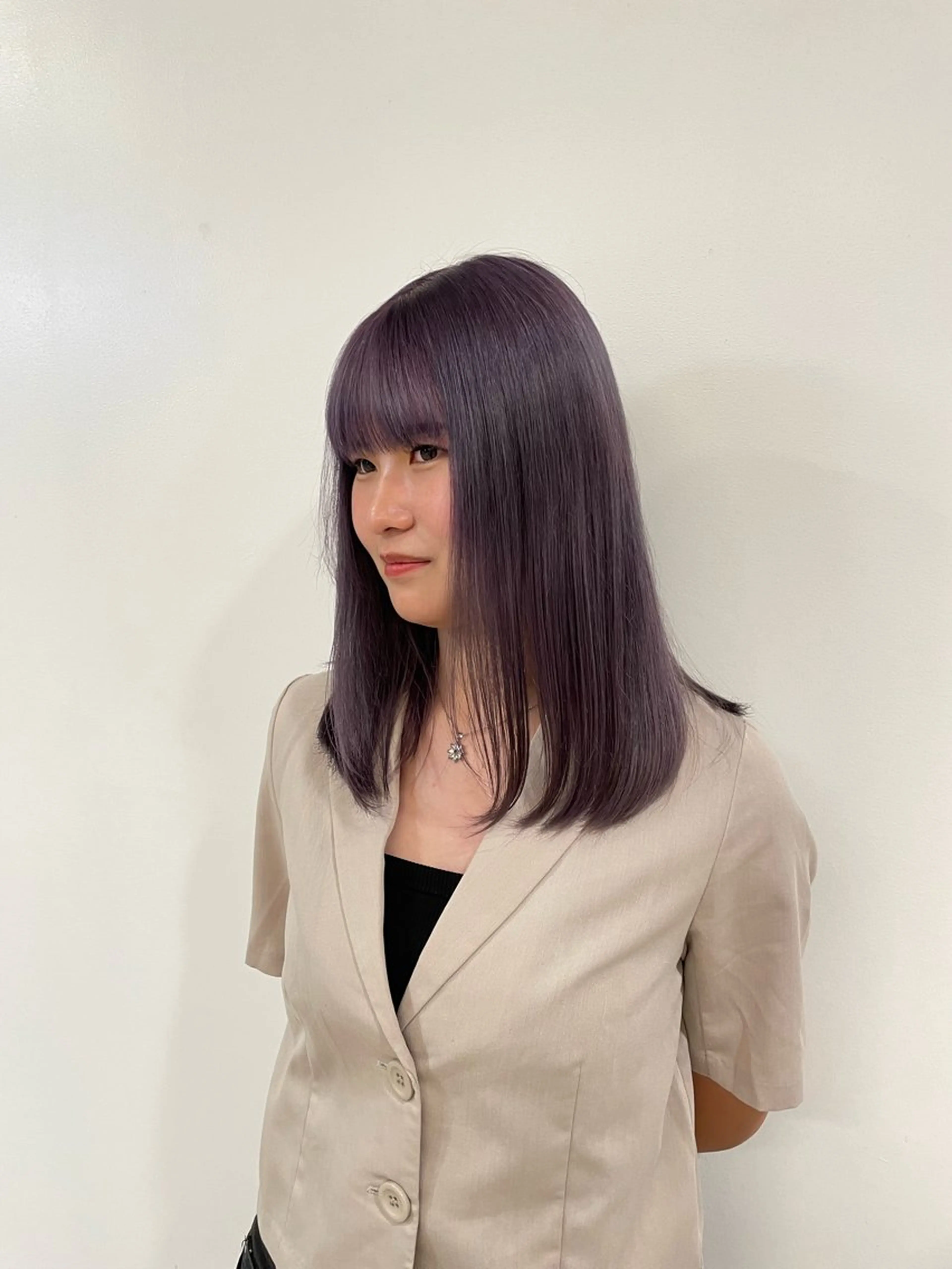 ミディアム パープルカラー TAYA 玲央のヘアスタイル