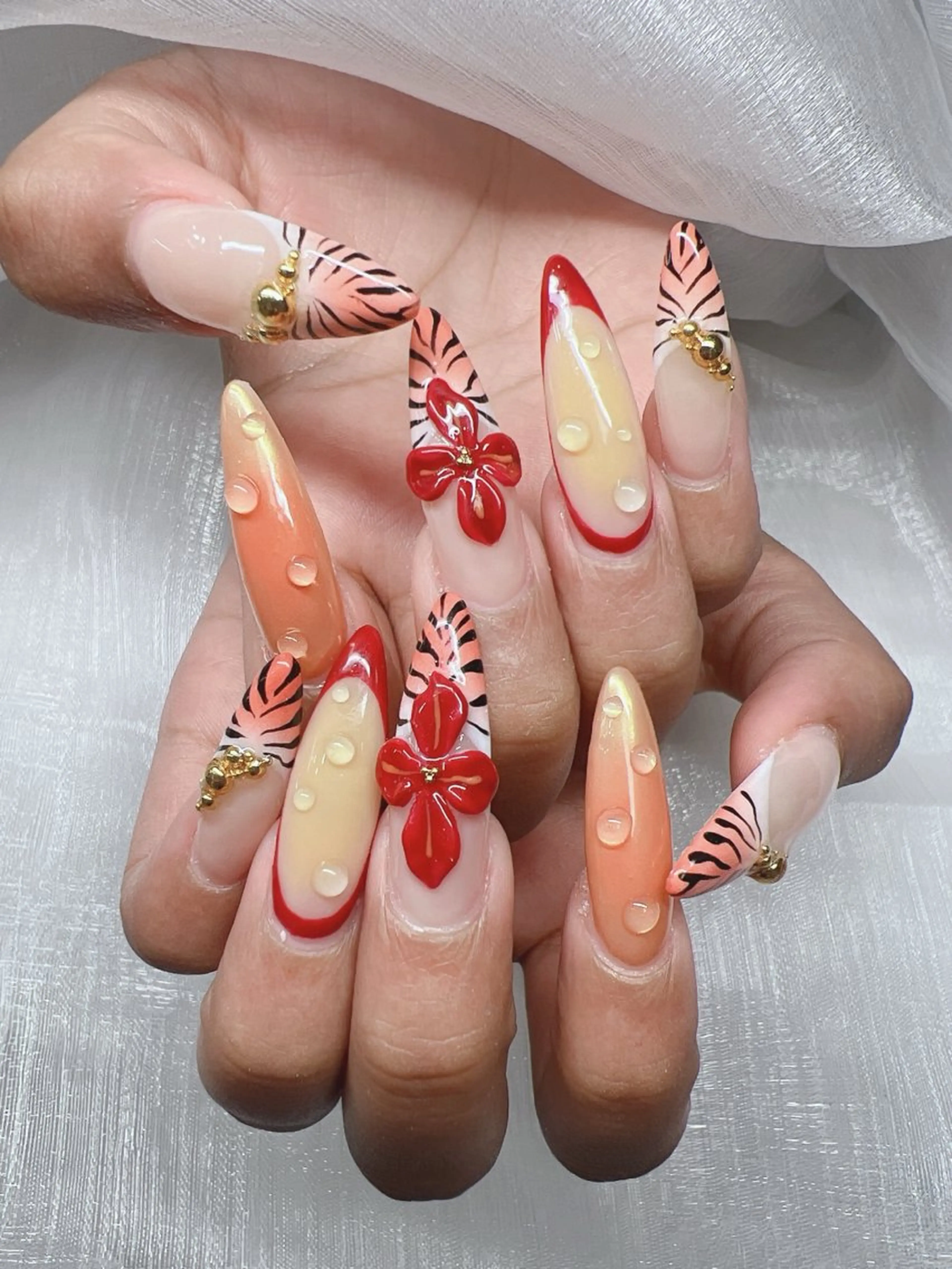 ネイル 長さ出し グラデーション キラキラネイル マグネットネイル ニュアンスネイル ハンドネイル Lee Nails チップ長さだし専門店のネイルデザイン
