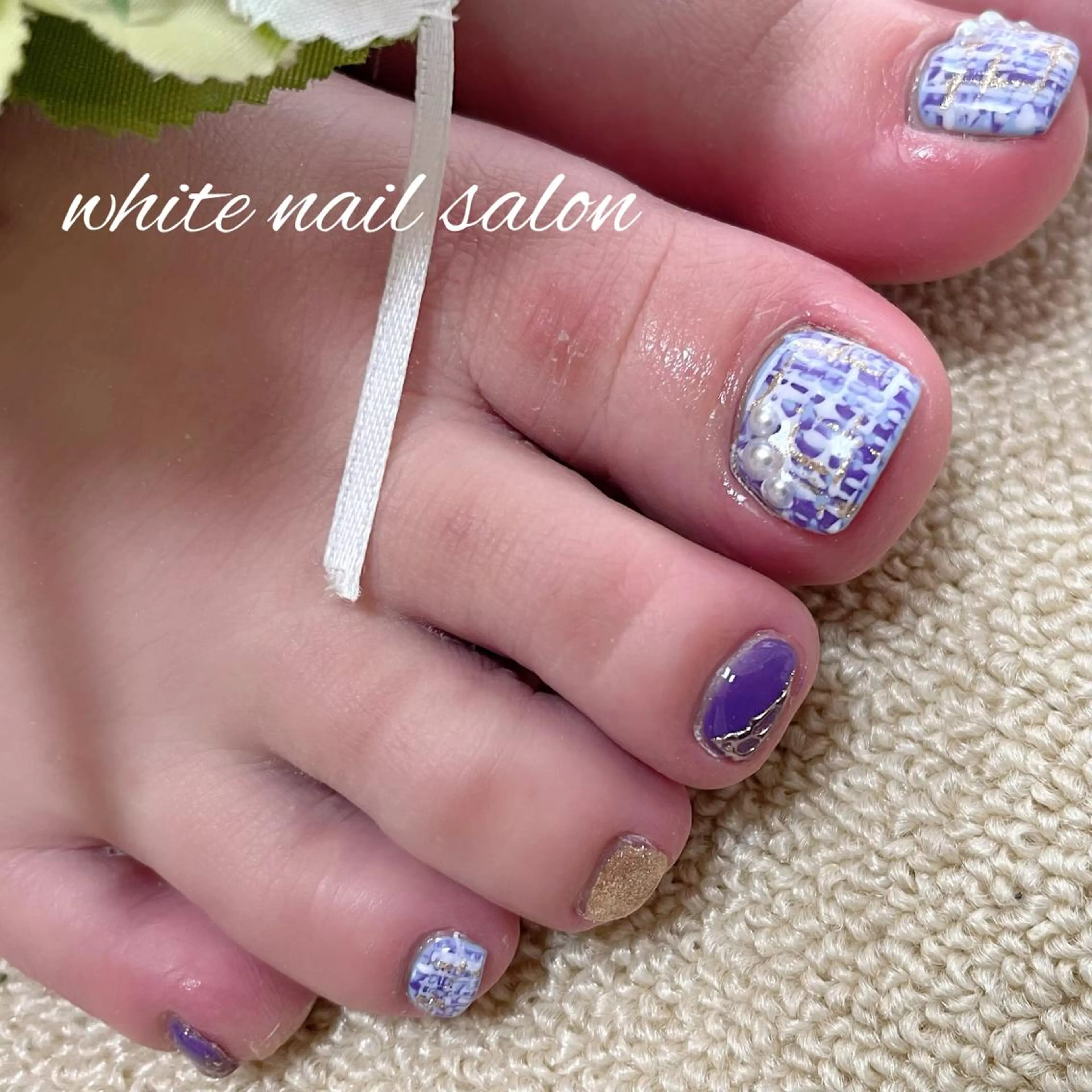 ネイル フットネイル ジェルネイル ハードジェル ラメ(グリッター) 持ち込み フットネイル white nail salonのネイルデザイン