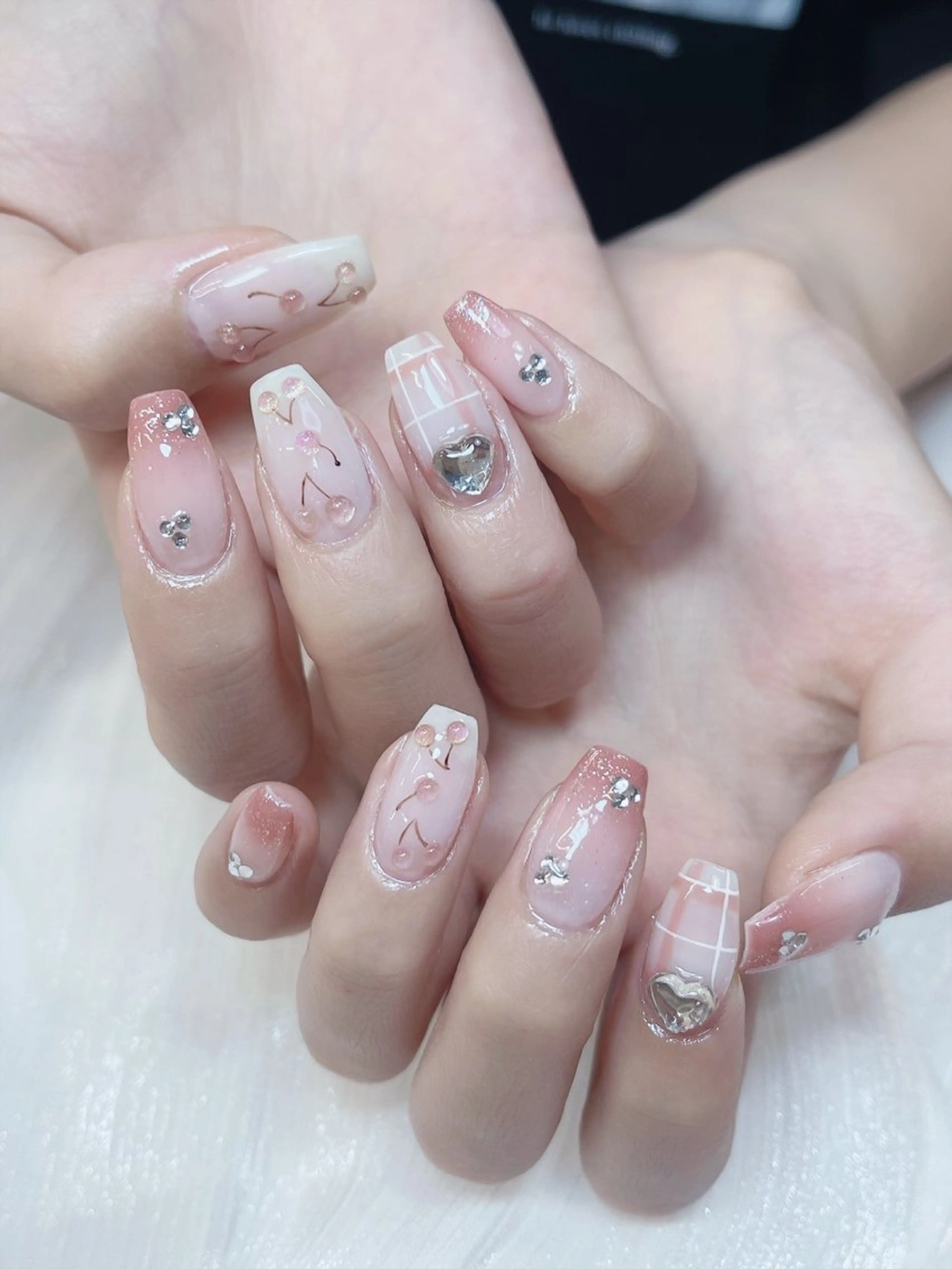 ネイル チークネイル 成人式 フレンチネイル グラデーション 氷ネイル・うるうるネイル ハンドネイル DUO   MI nail salonのネイルデザイン