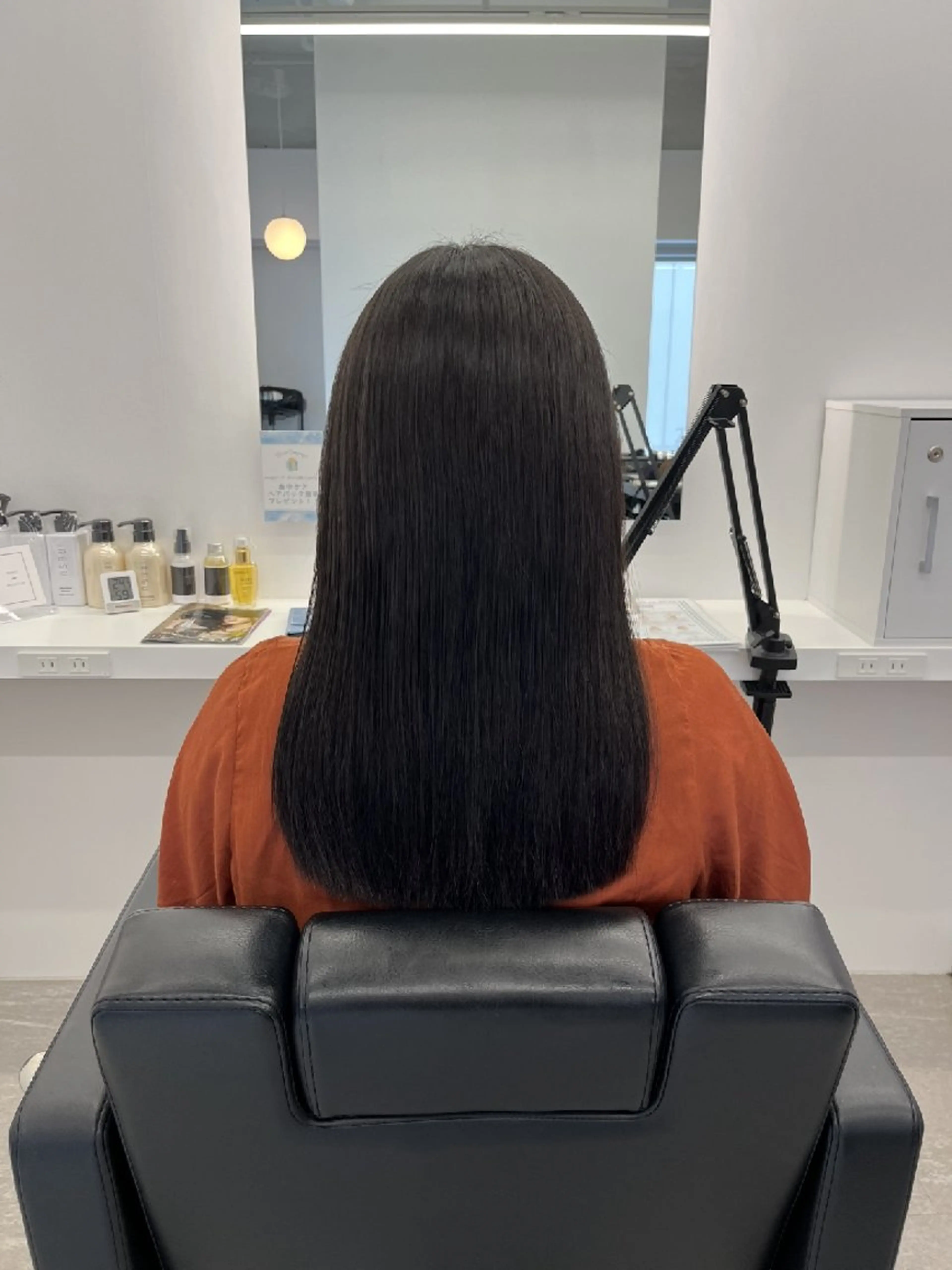 カラー ロング 中田 汐音のヘアスタイル